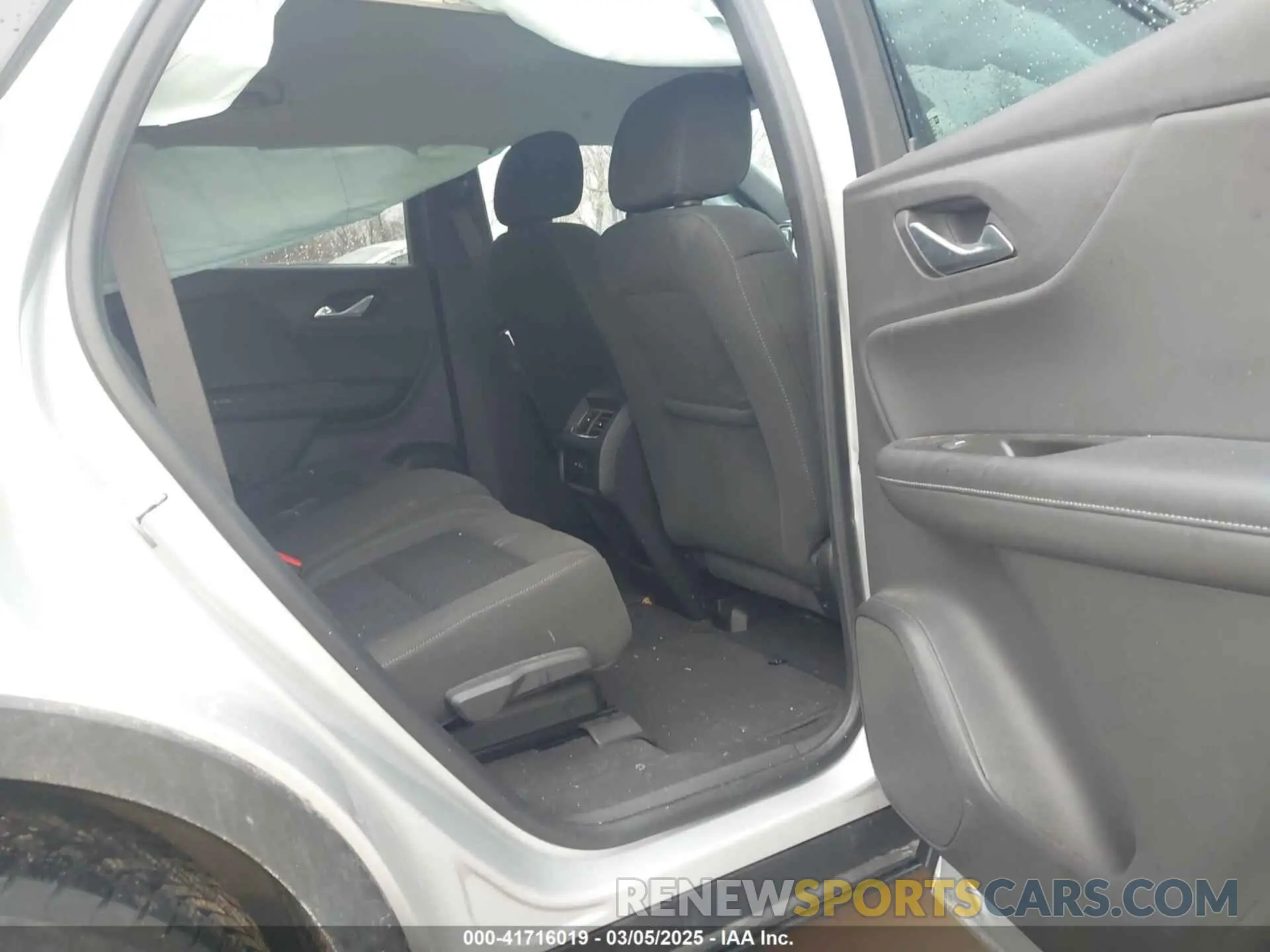 8 Photograph of a damaged car 3GNKBCRS7KS666395 CHEVROLET BLAZER 2019