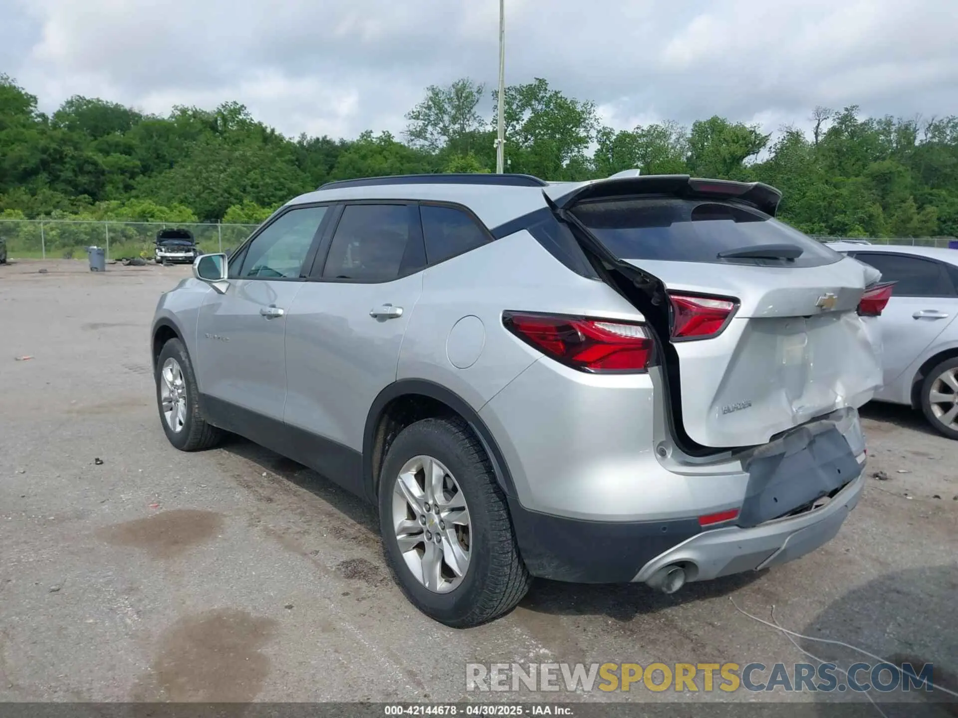 3 Photograph of a damaged car 3GNKBCRS8KS657026 CHEVROLET BLAZER 2019