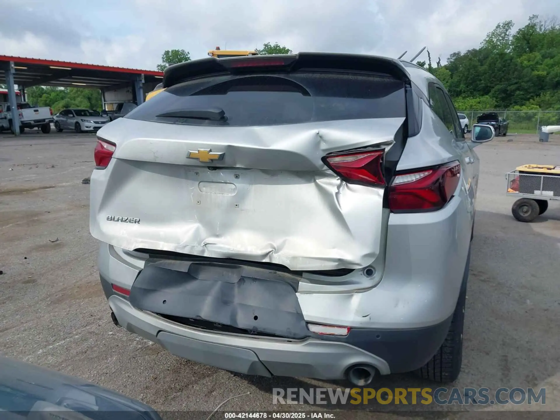 6 Photograph of a damaged car 3GNKBCRS8KS657026 CHEVROLET BLAZER 2019