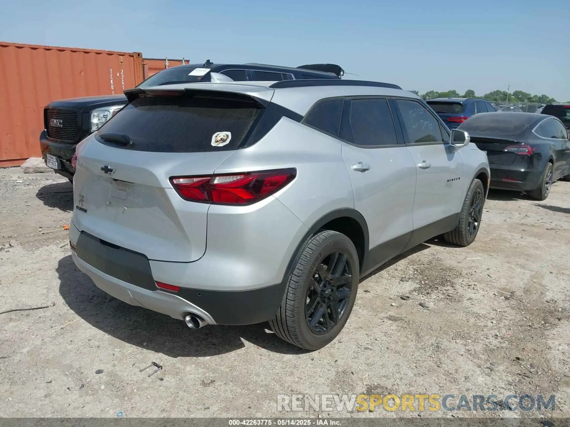 4 Photograph of a damaged car 3GNKBCRS8KS682122 CHEVROLET BLAZER 2019