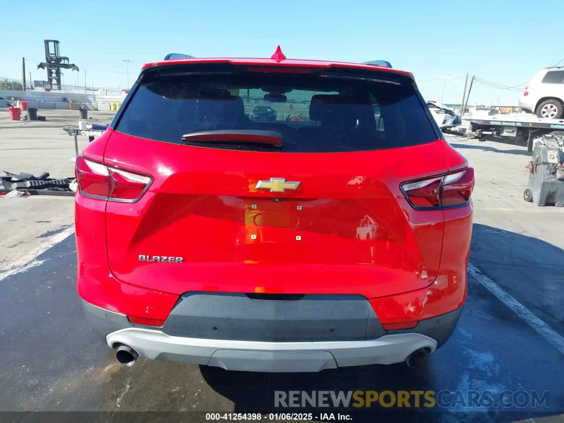 17 Photograph of a damaged car 3GNKBCRS8KS687501 CHEVROLET BLAZER 2019