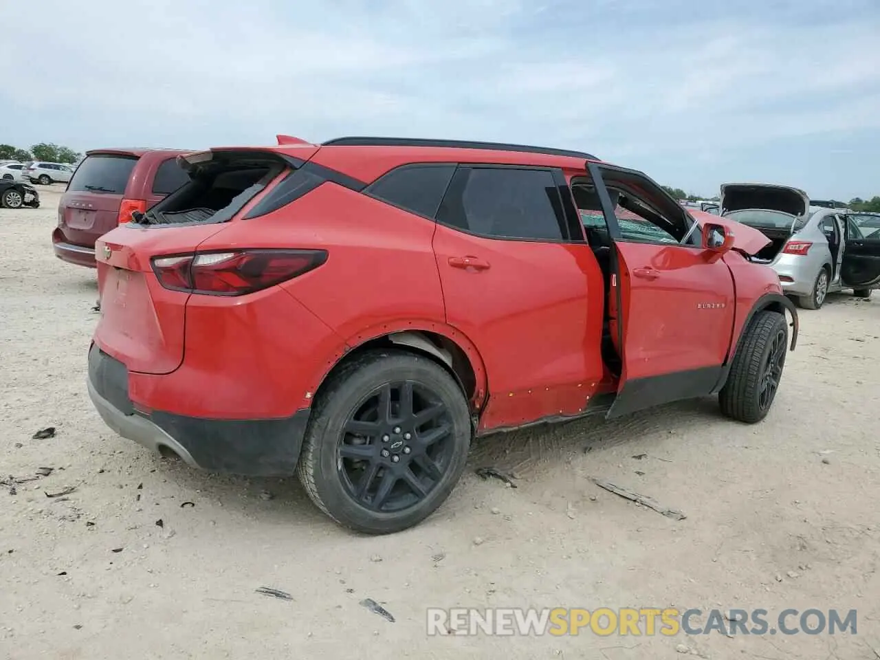 3 Photograph of a damaged car 3GNKBCRSXKS659991 CHEVROLET BLAZER 2019
