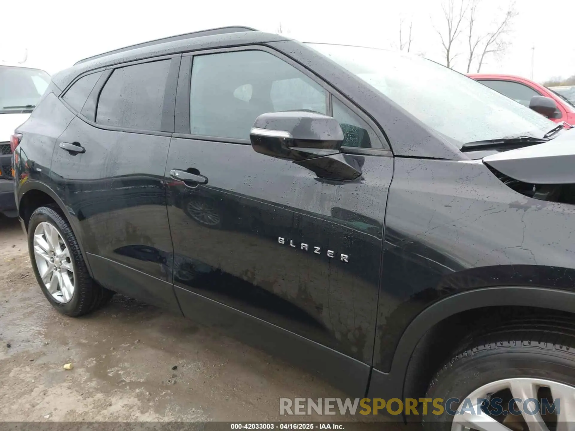 13 Photograph of a damaged car 3GNKBDRS0KS666082 CHEVROLET BLAZER 2019