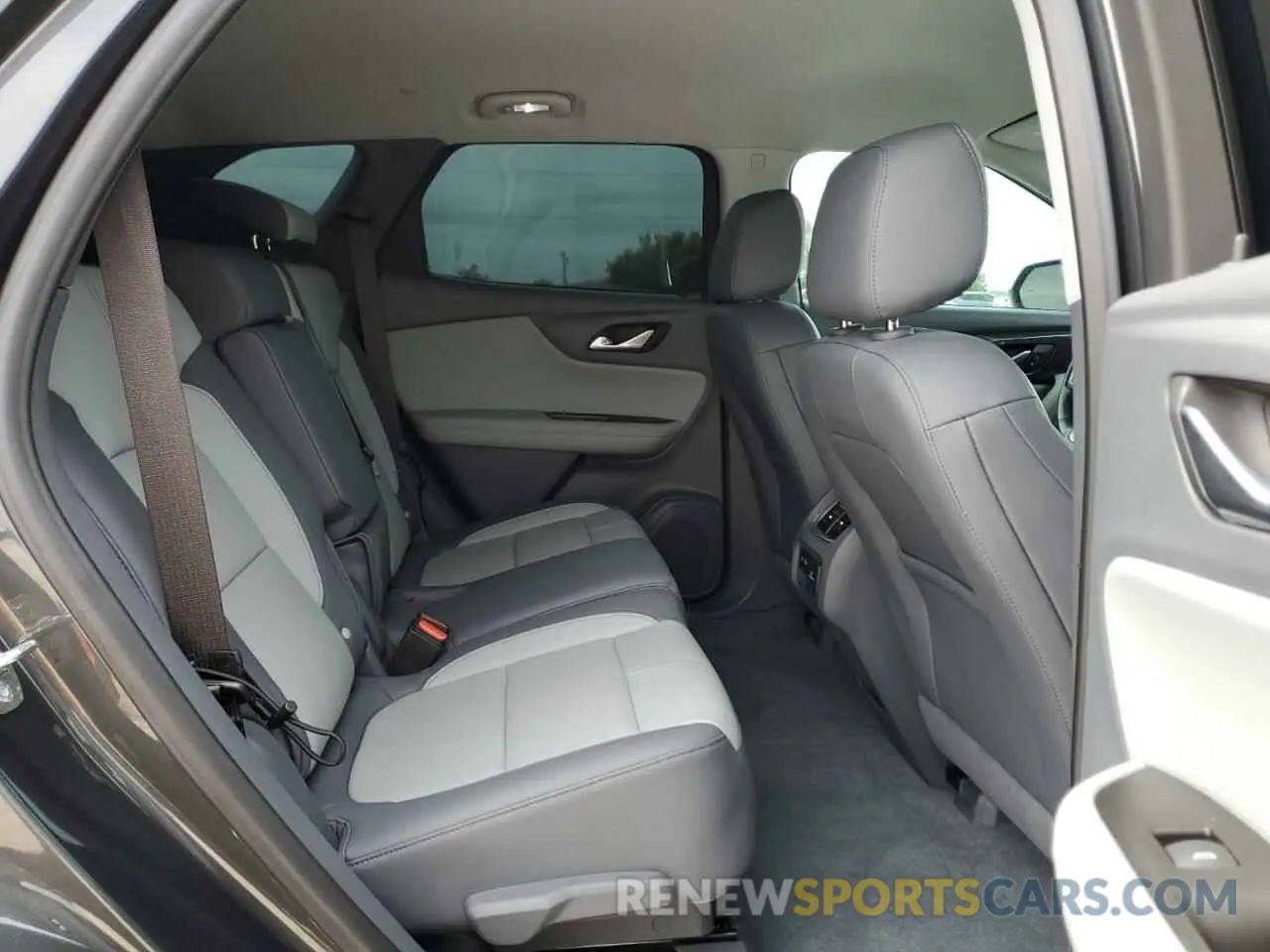 11 Photograph of a damaged car 3GNKBDRS0KS682489 CHEVROLET BLAZER 2019
