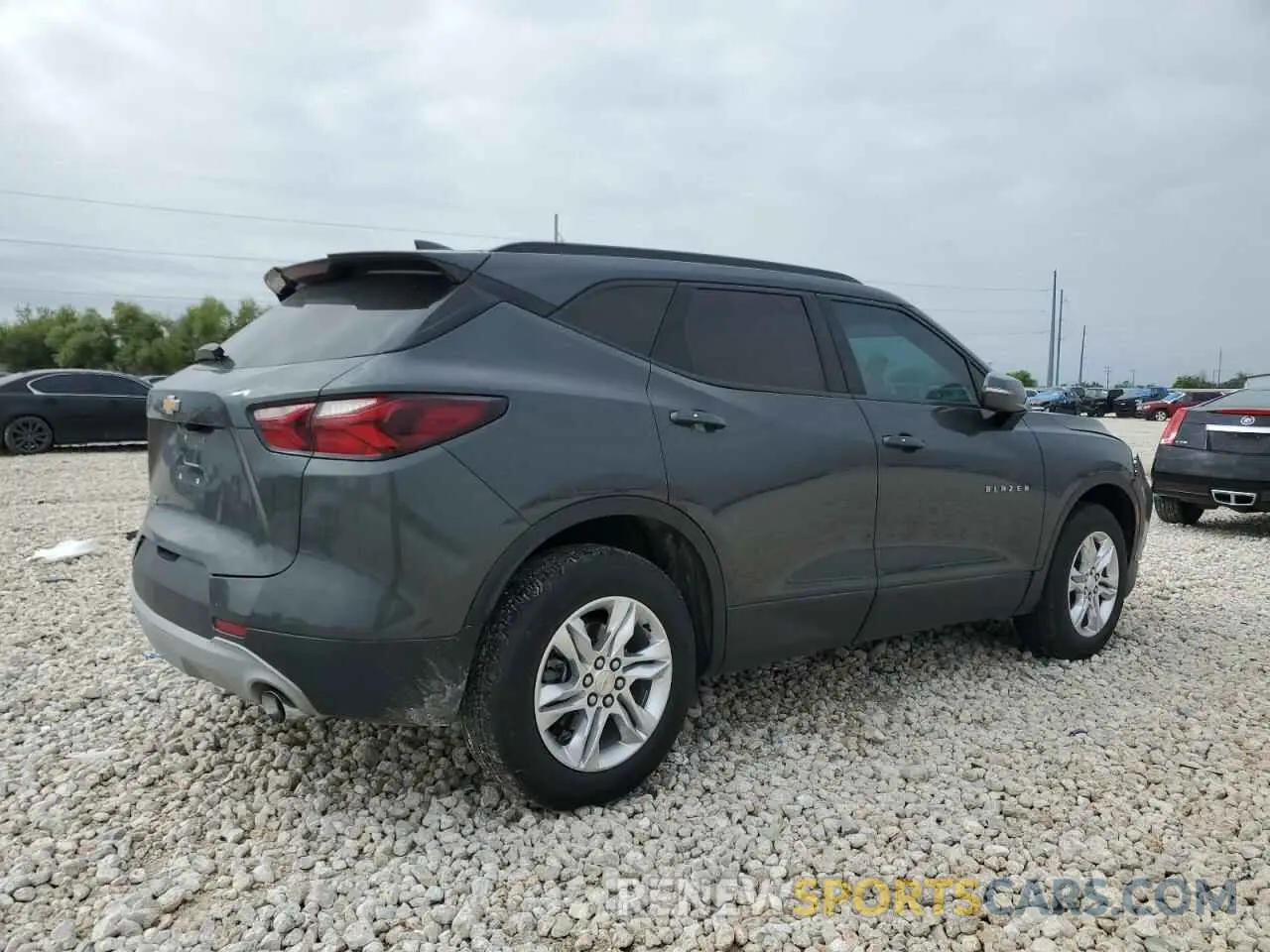 3 Photograph of a damaged car 3GNKBDRS0KS682489 CHEVROLET BLAZER 2019