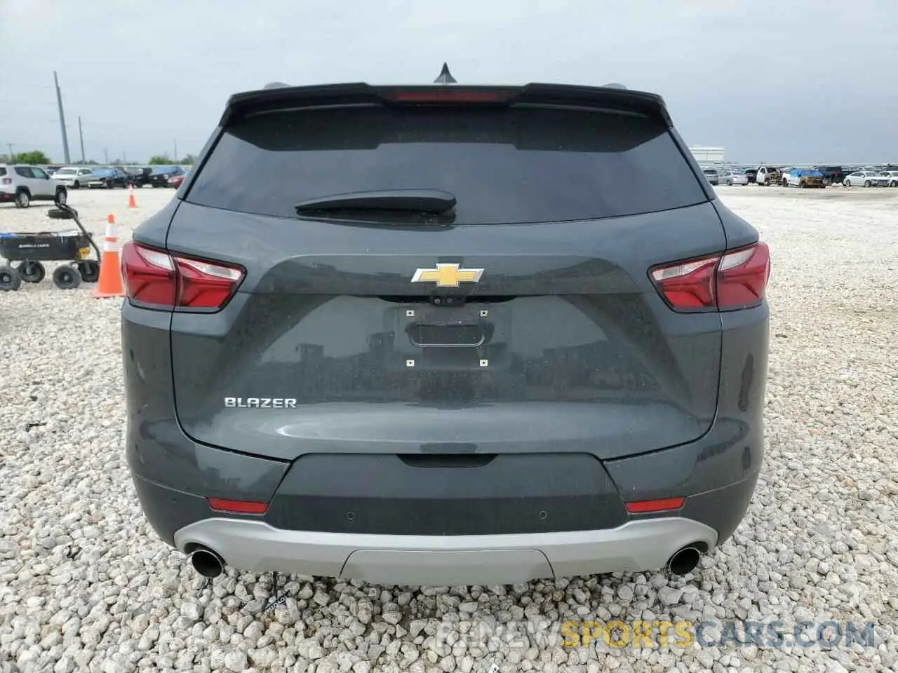 6 Photograph of a damaged car 3GNKBDRS0KS682489 CHEVROLET BLAZER 2019