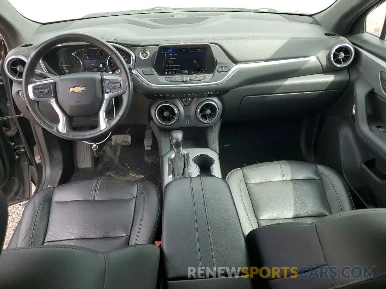 8 Photograph of a damaged car 3GNKBDRS2KS600021 CHEVROLET BLAZER 2019