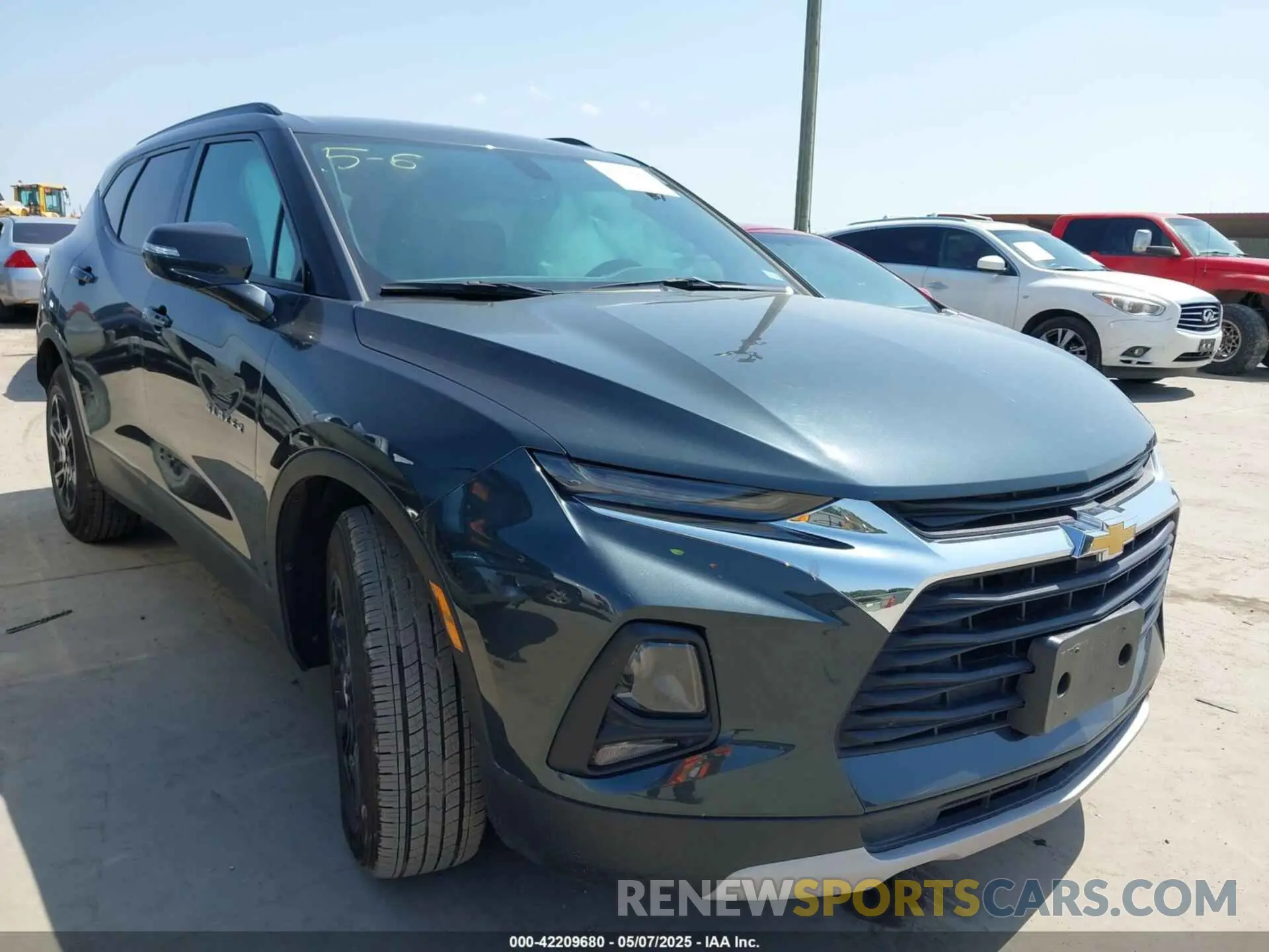 1 Photograph of a damaged car 3GNKBDRS7KS590179 CHEVROLET BLAZER 2019