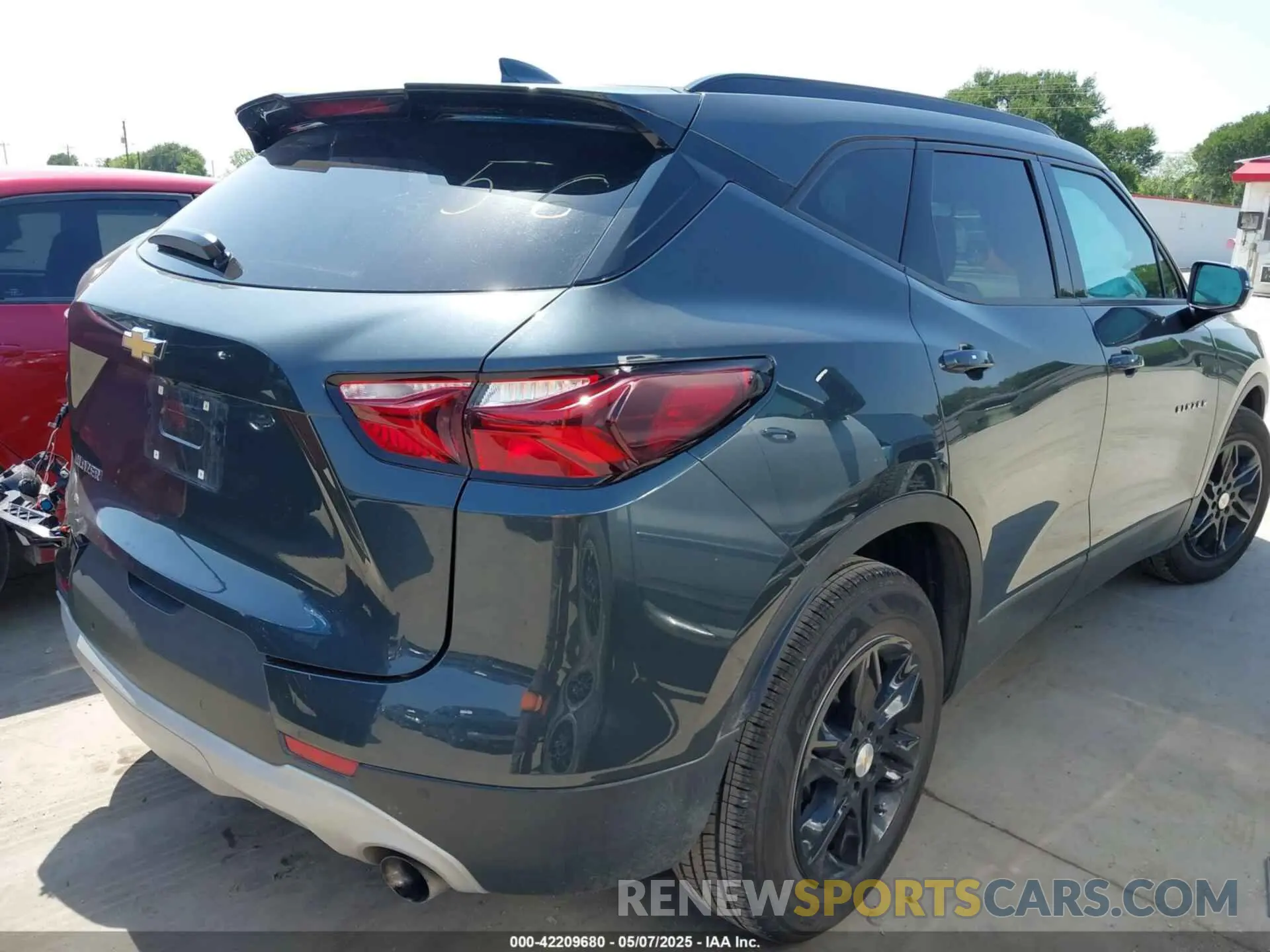 4 Photograph of a damaged car 3GNKBDRS7KS590179 CHEVROLET BLAZER 2019