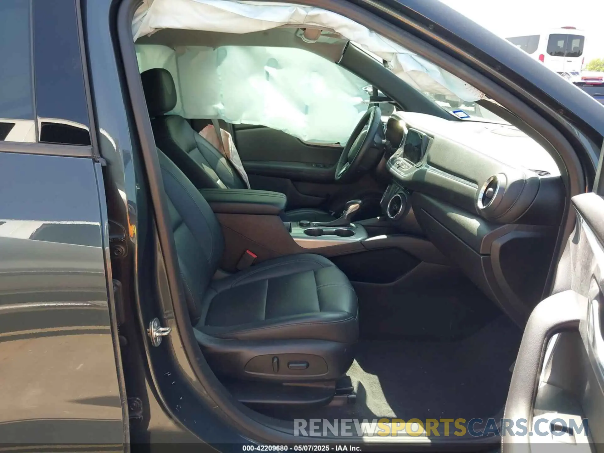 5 Photograph of a damaged car 3GNKBDRS7KS590179 CHEVROLET BLAZER 2019
