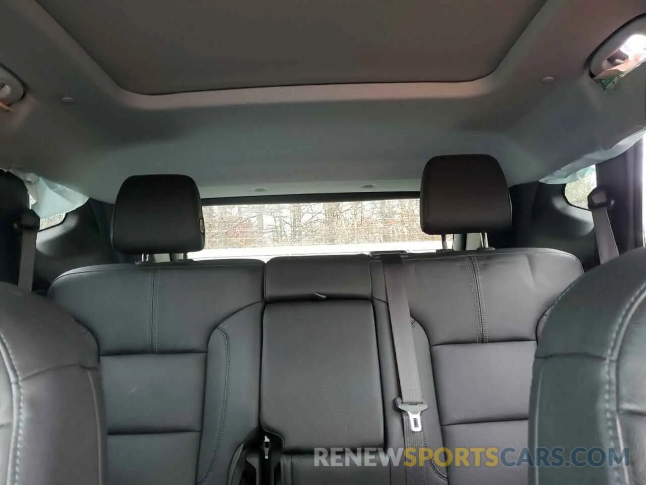10 Photograph of a damaged car 3GNKBDRS9KS656635 CHEVROLET BLAZER 2019