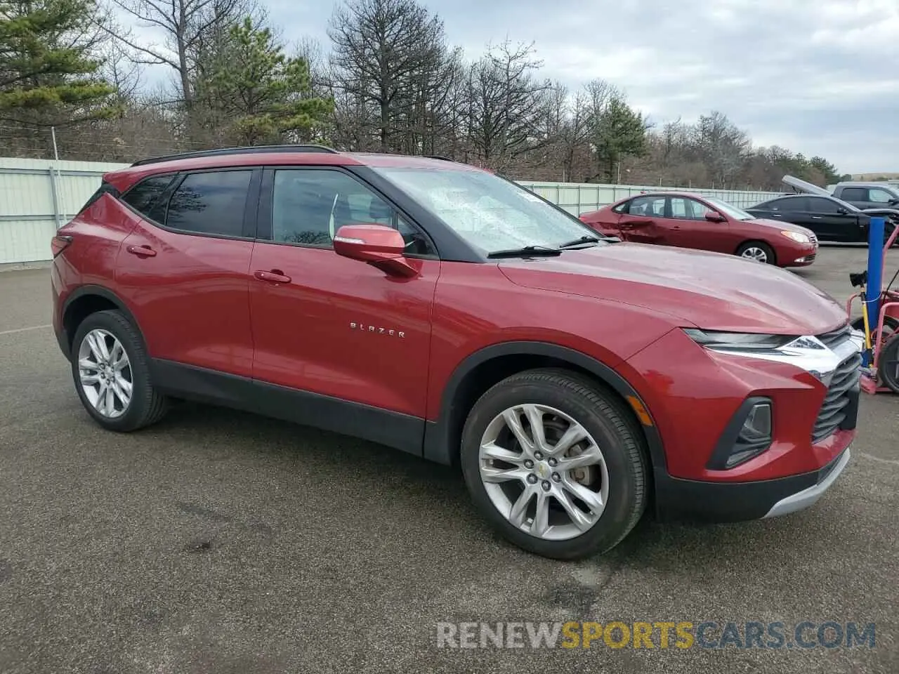 4 Photograph of a damaged car 3GNKBDRS9KS656635 CHEVROLET BLAZER 2019