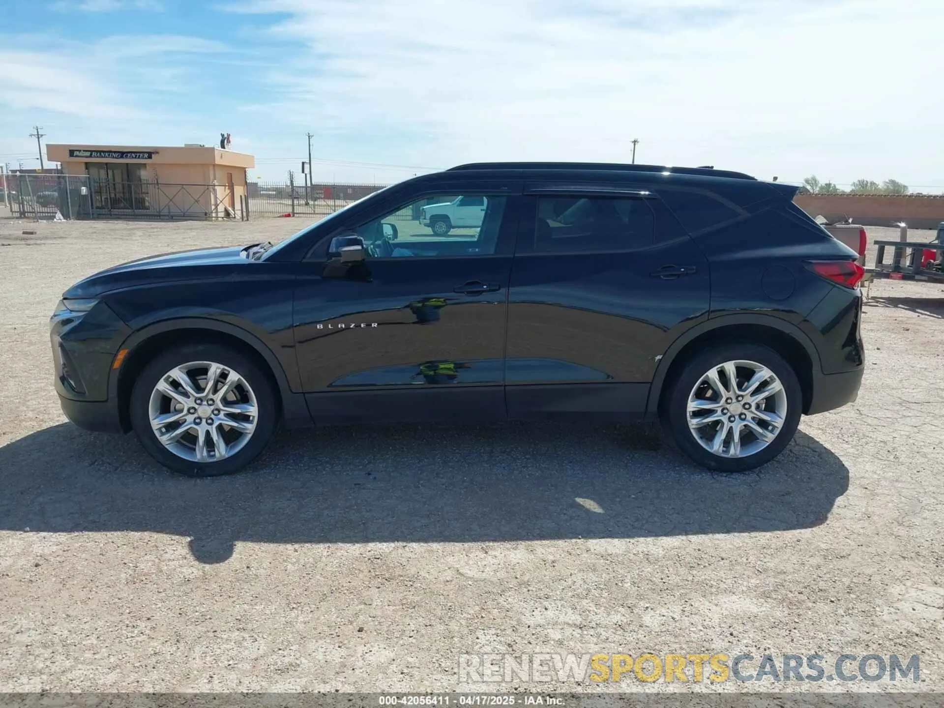 14 Photograph of a damaged car 3GNKBDRSXKS640962 CHEVROLET BLAZER 2019