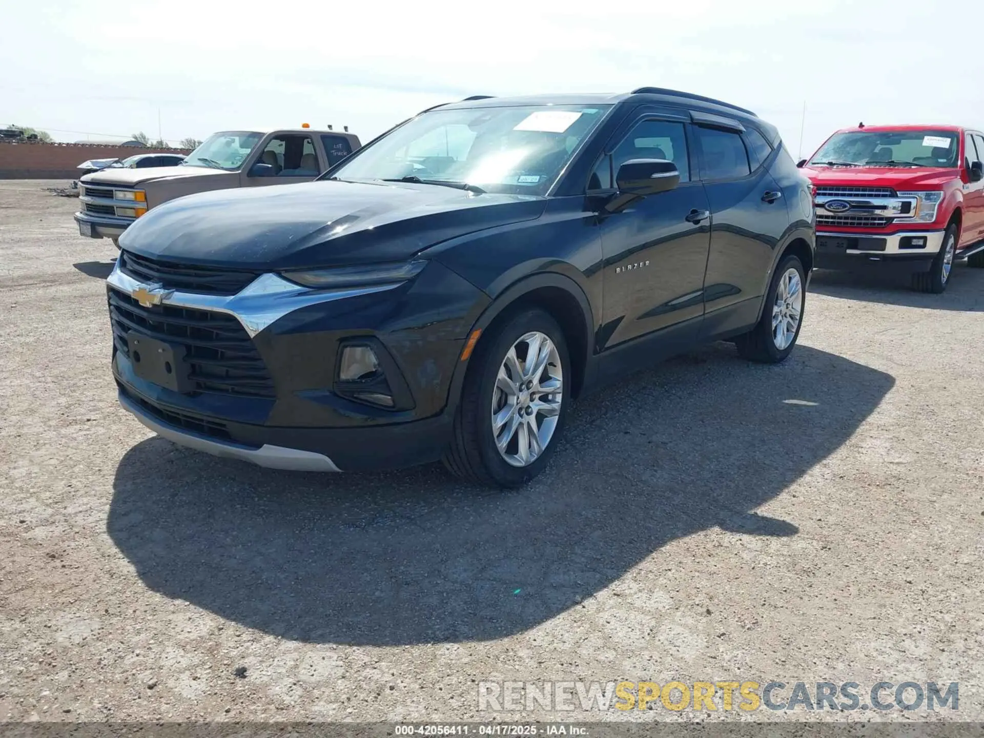 2 Photograph of a damaged car 3GNKBDRSXKS640962 CHEVROLET BLAZER 2019
