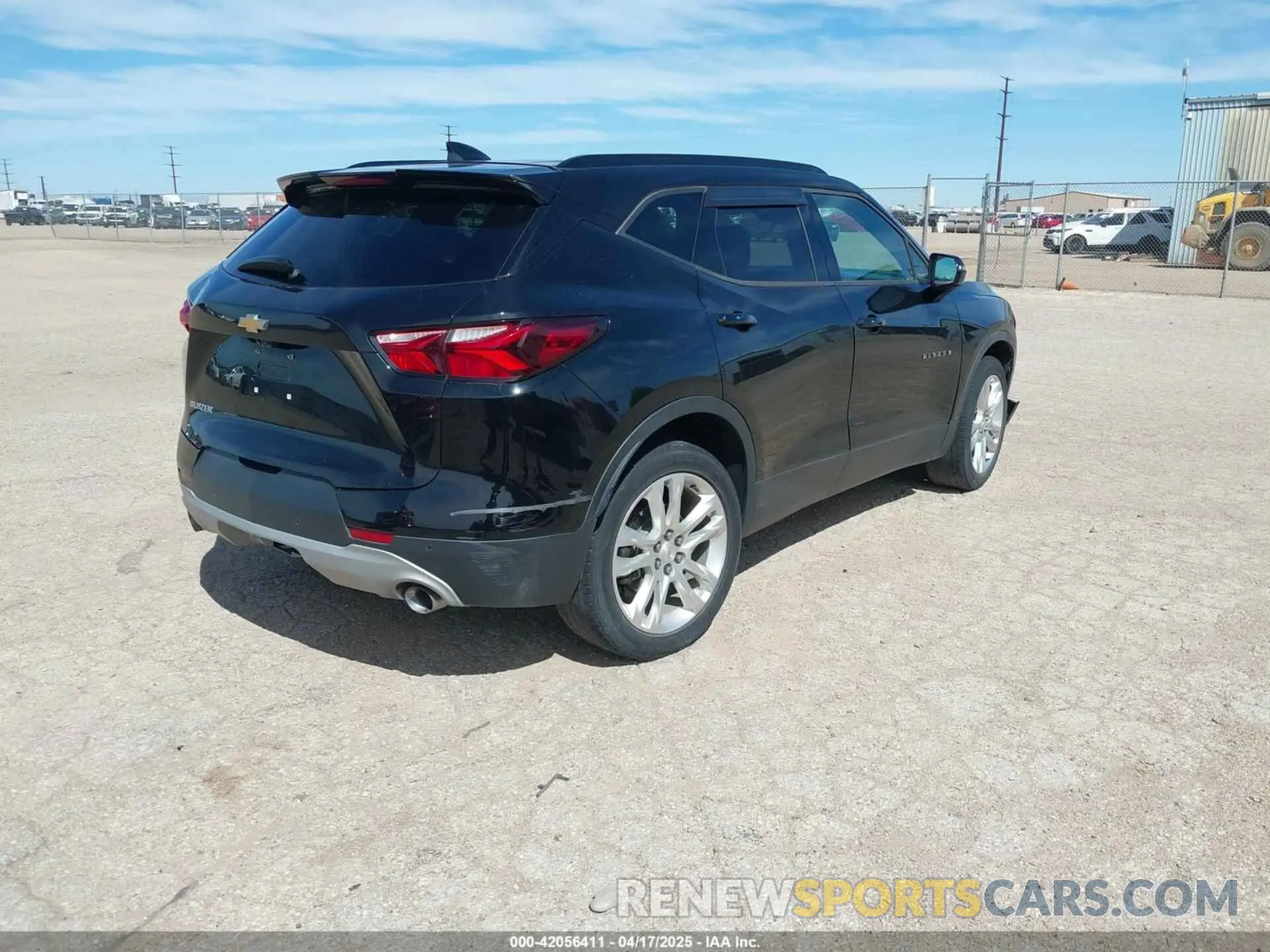 4 Photograph of a damaged car 3GNKBDRSXKS640962 CHEVROLET BLAZER 2019