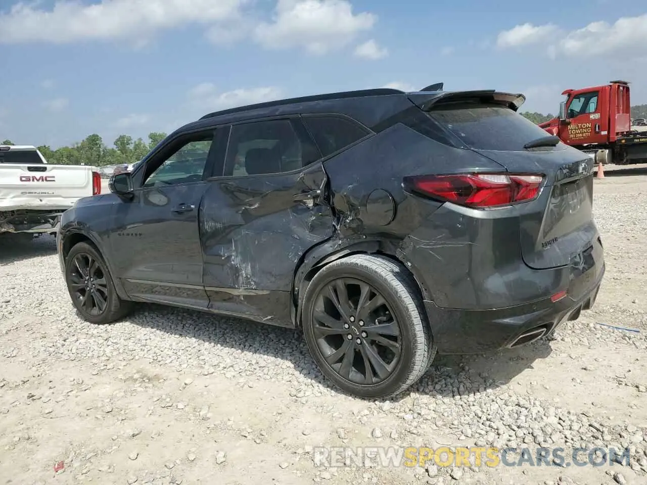 2 Photograph of a damaged car 3GNKBERS0KS643407 CHEVROLET BLAZER 2019