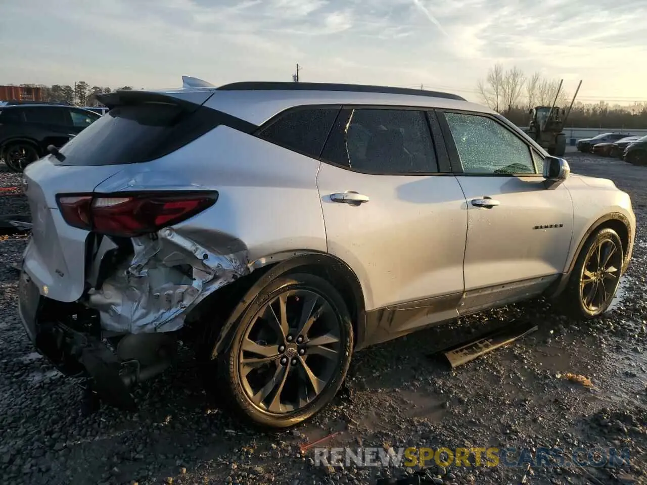 3 Photograph of a damaged car 3GNKBERS1KS673158 CHEVROLET BLAZER 2019