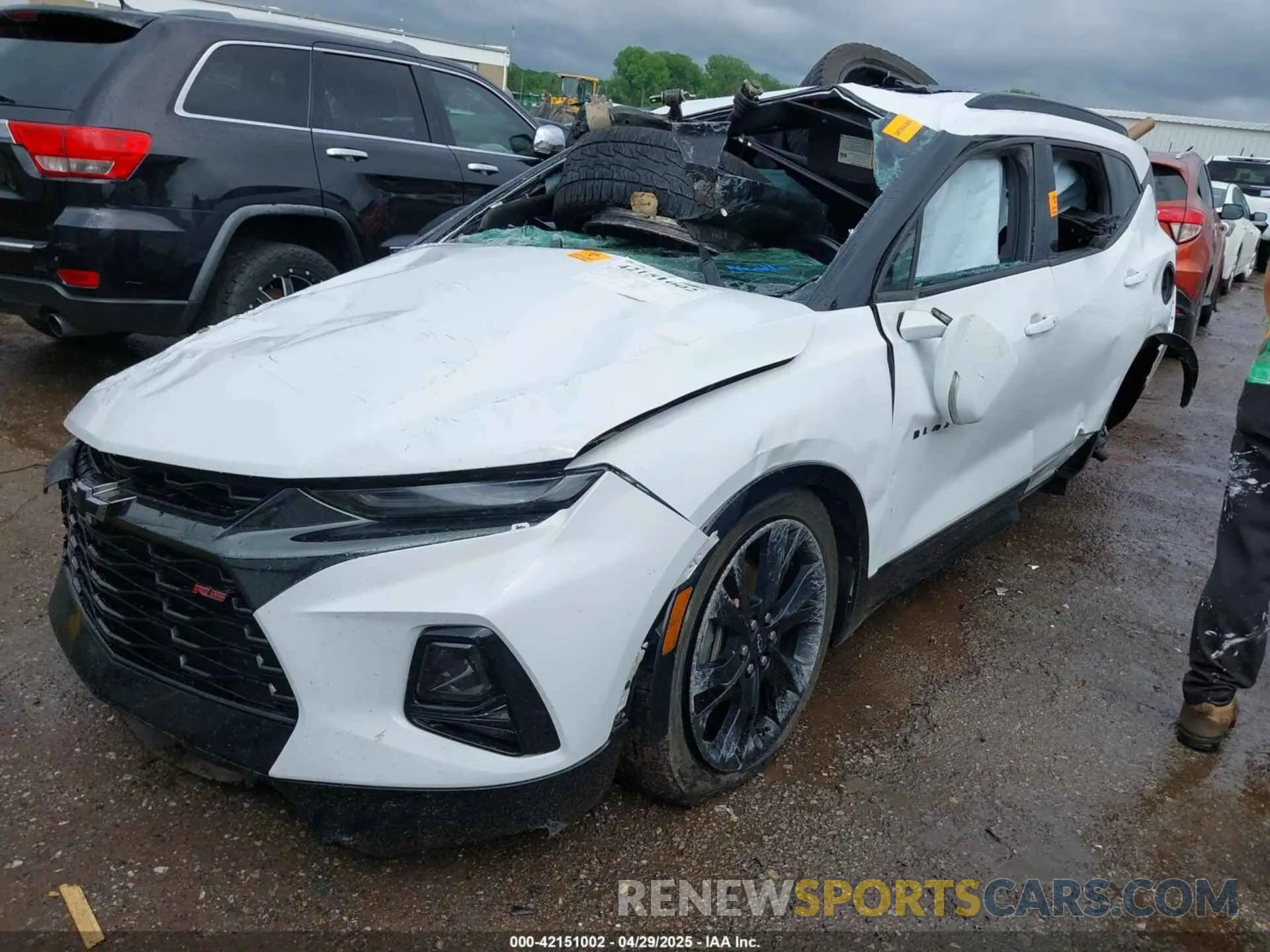2 Photograph of a damaged car 3GNKBERS2KS683987 CHEVROLET BLAZER 2019