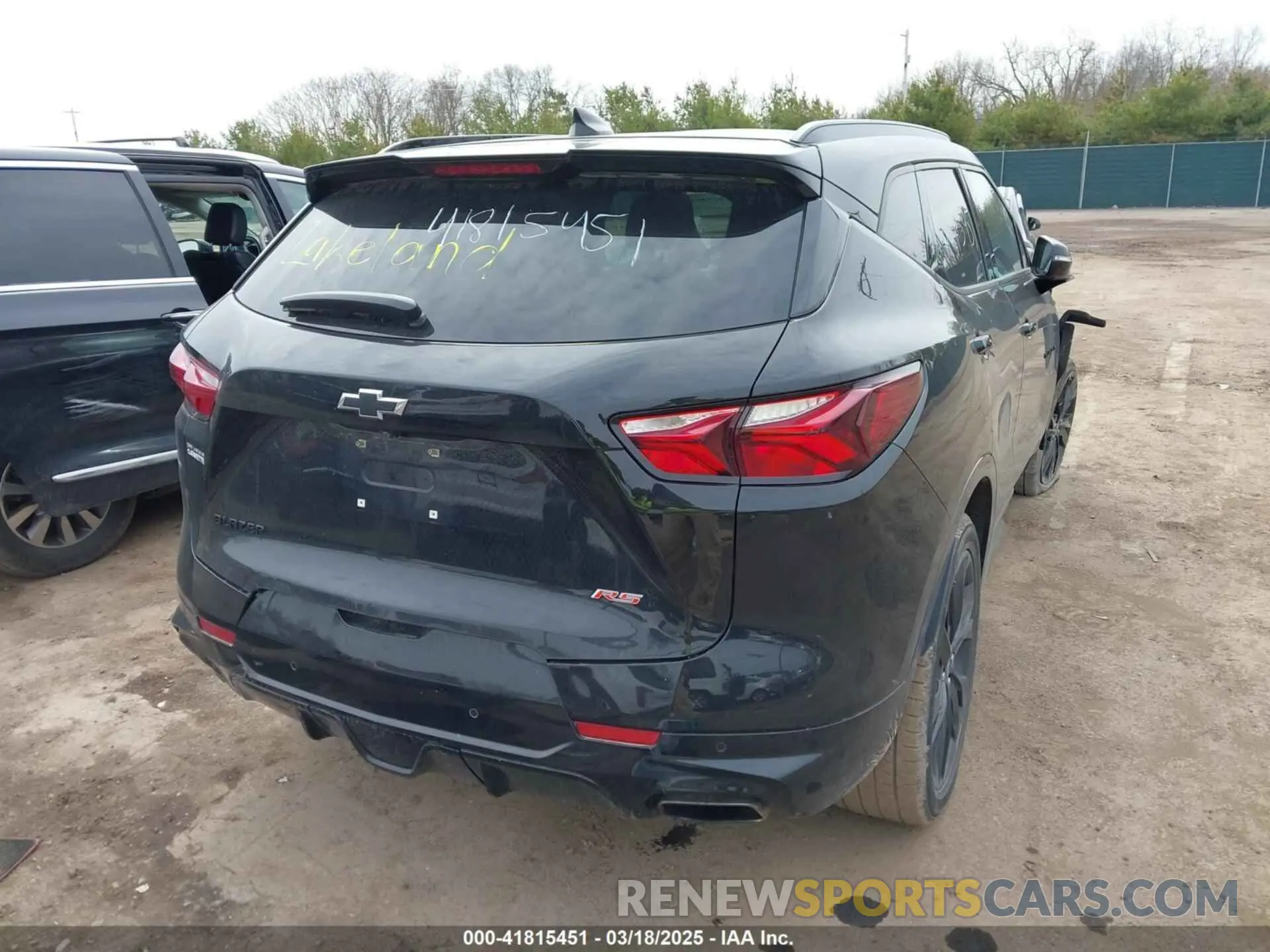 4 Photograph of a damaged car 3GNKBERS2KS686369 CHEVROLET BLAZER 2019