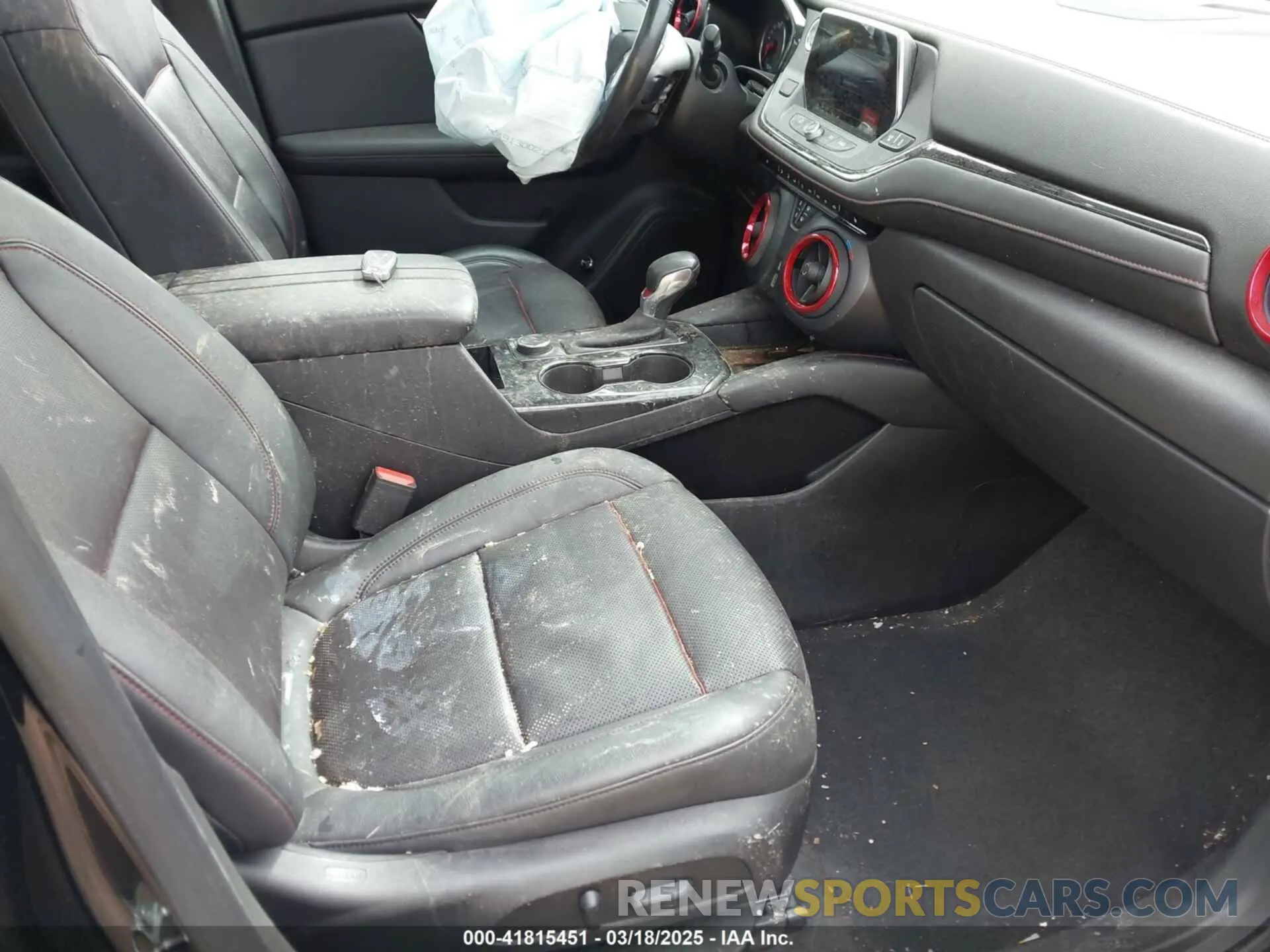 5 Photograph of a damaged car 3GNKBERS2KS686369 CHEVROLET BLAZER 2019