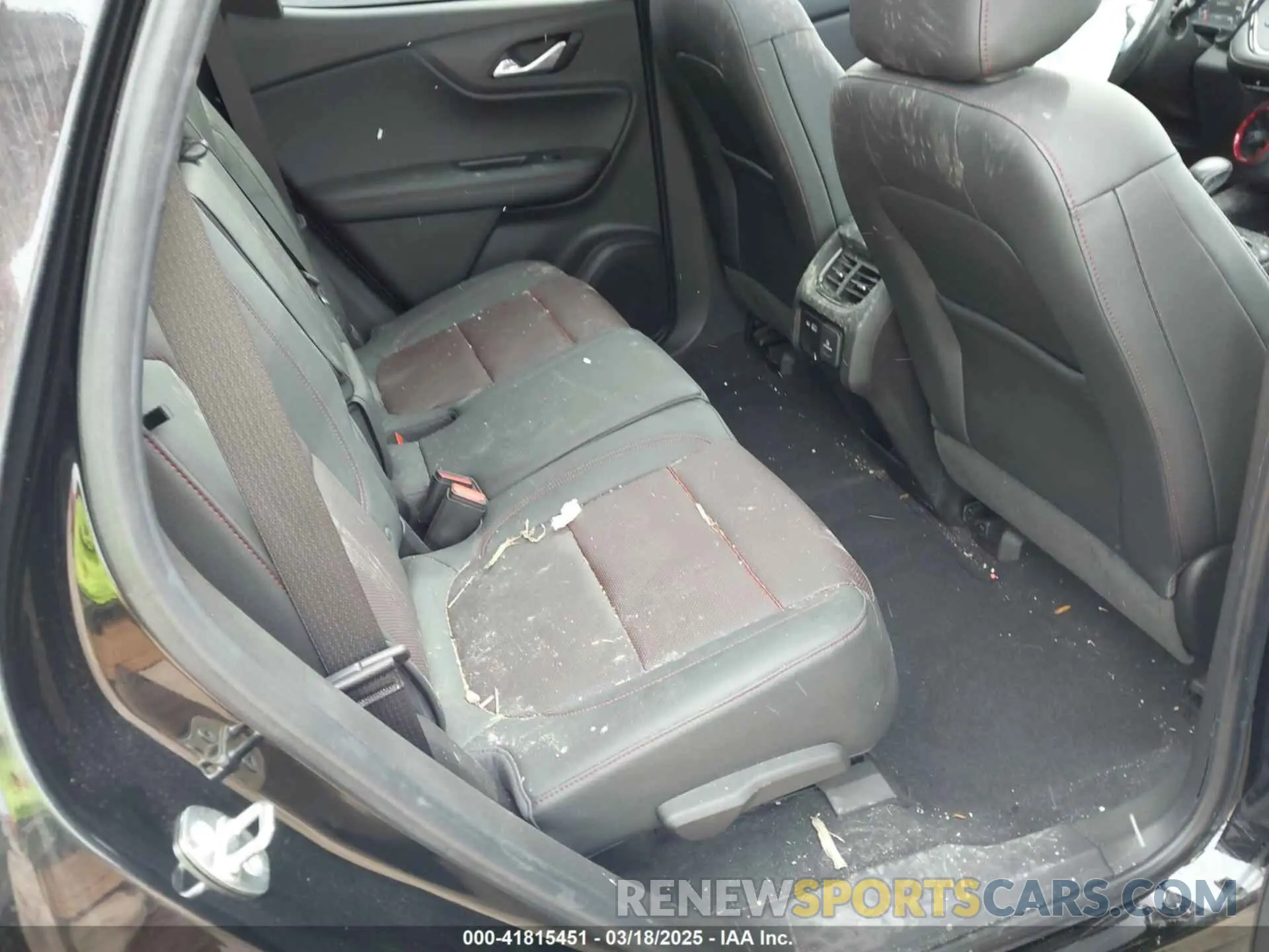 8 Photograph of a damaged car 3GNKBERS2KS686369 CHEVROLET BLAZER 2019
