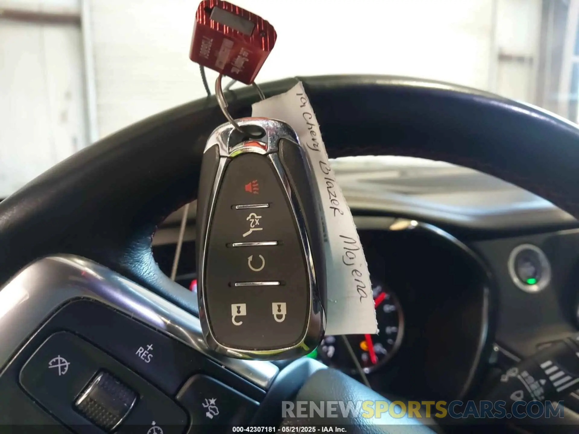 11 Photograph of a damaged car 3GNKBERS3KS681486 CHEVROLET BLAZER 2019