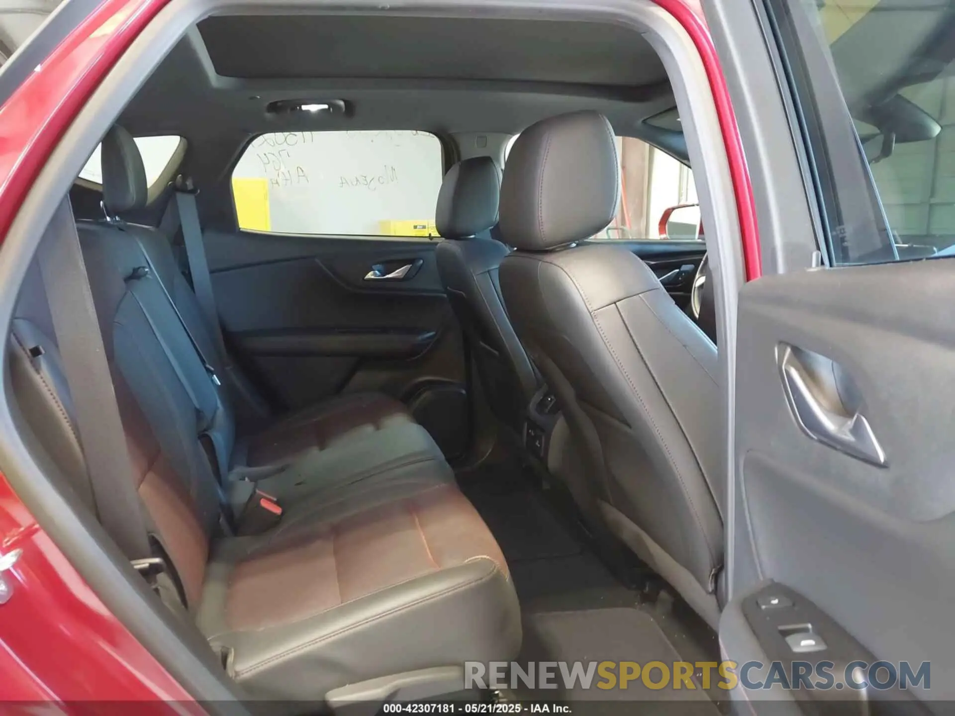 8 Photograph of a damaged car 3GNKBERS3KS681486 CHEVROLET BLAZER 2019