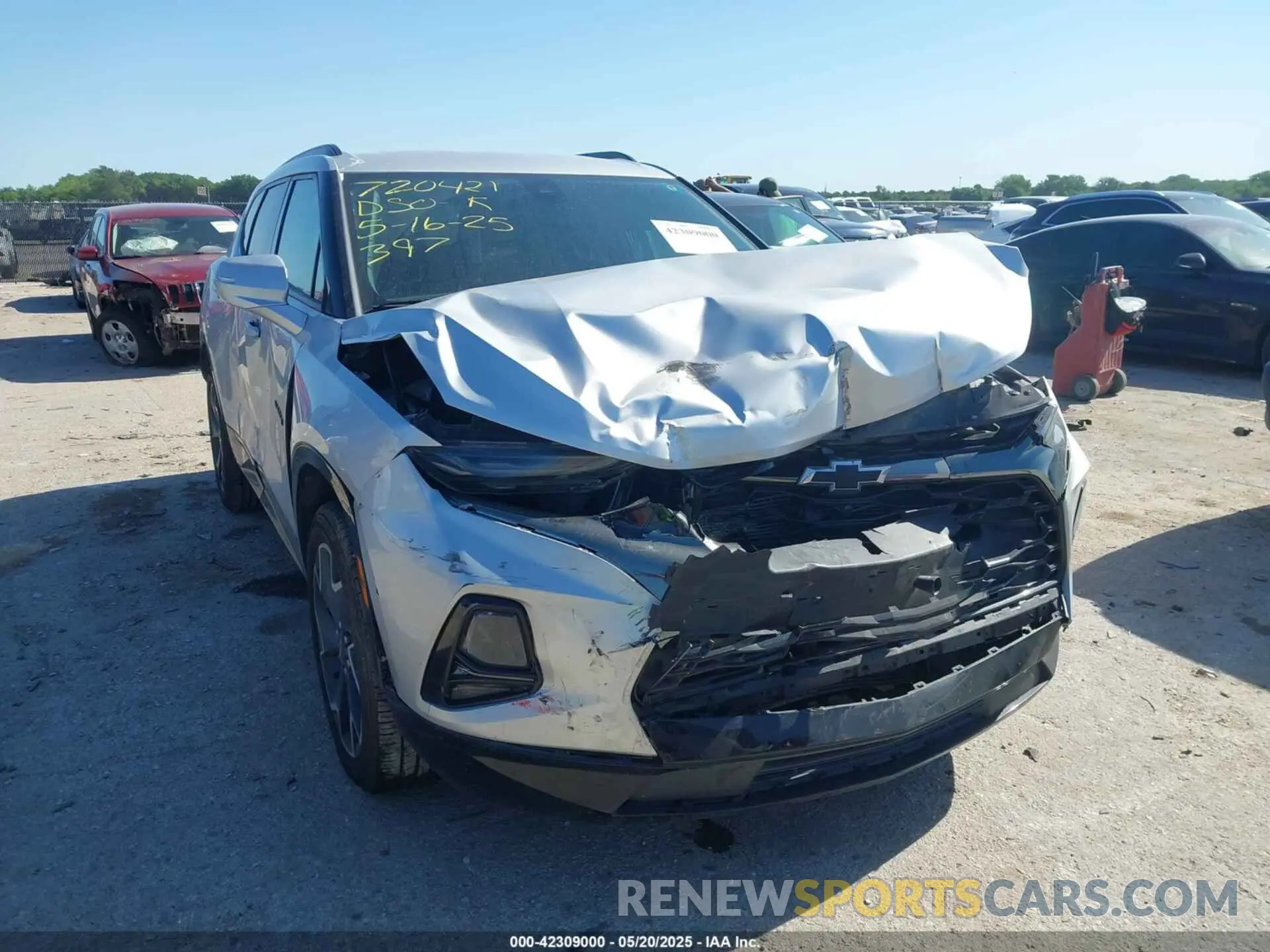 1 Photograph of a damaged car 3GNKBERS4KS678029 CHEVROLET BLAZER 2019