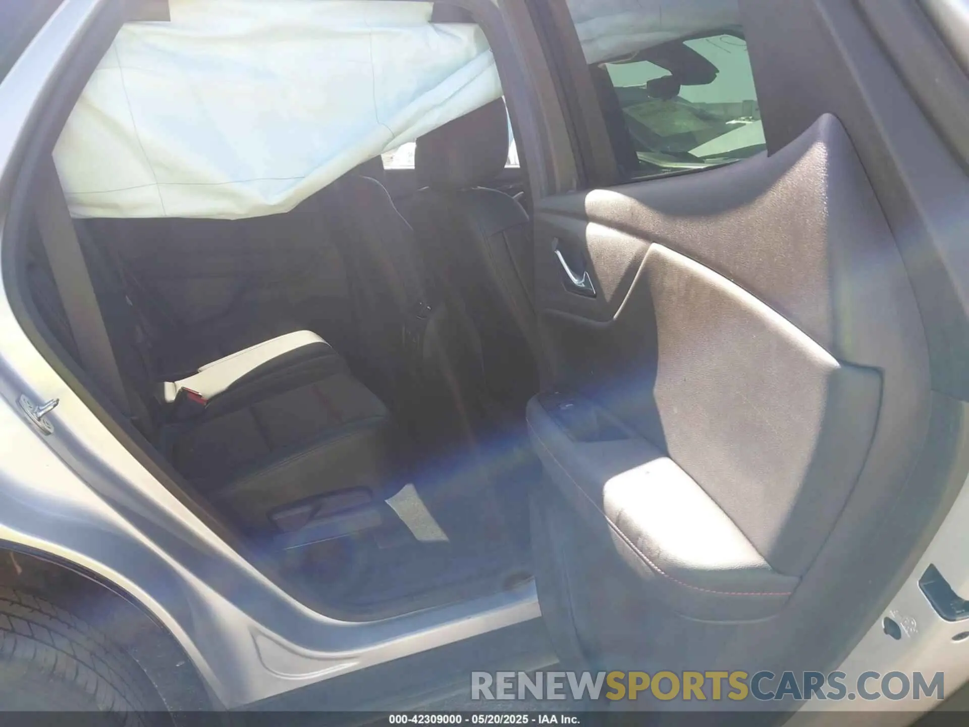 8 Photograph of a damaged car 3GNKBERS4KS678029 CHEVROLET BLAZER 2019