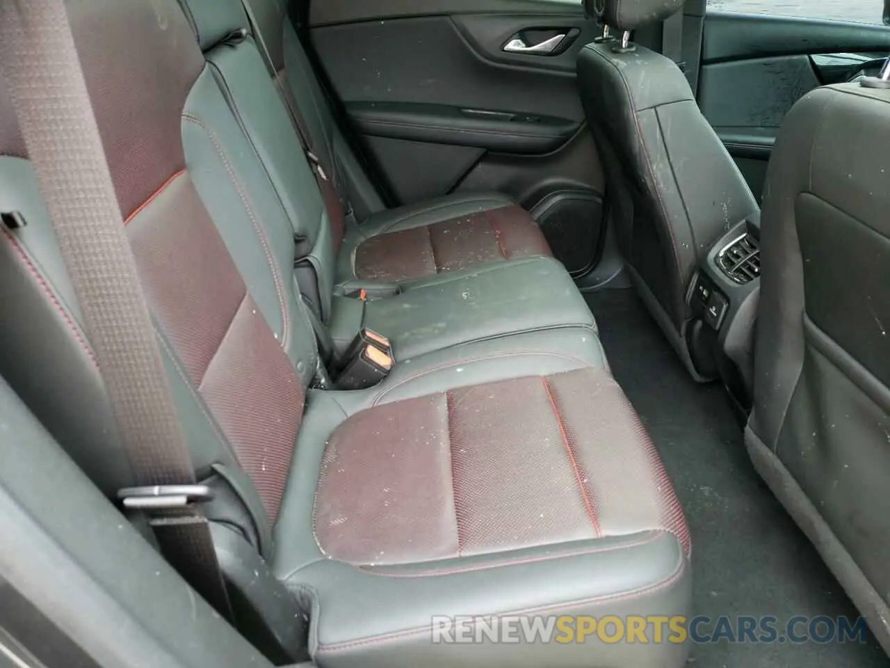 11 Photograph of a damaged car 3GNKBERS5KS700815 CHEVROLET BLAZER 2019