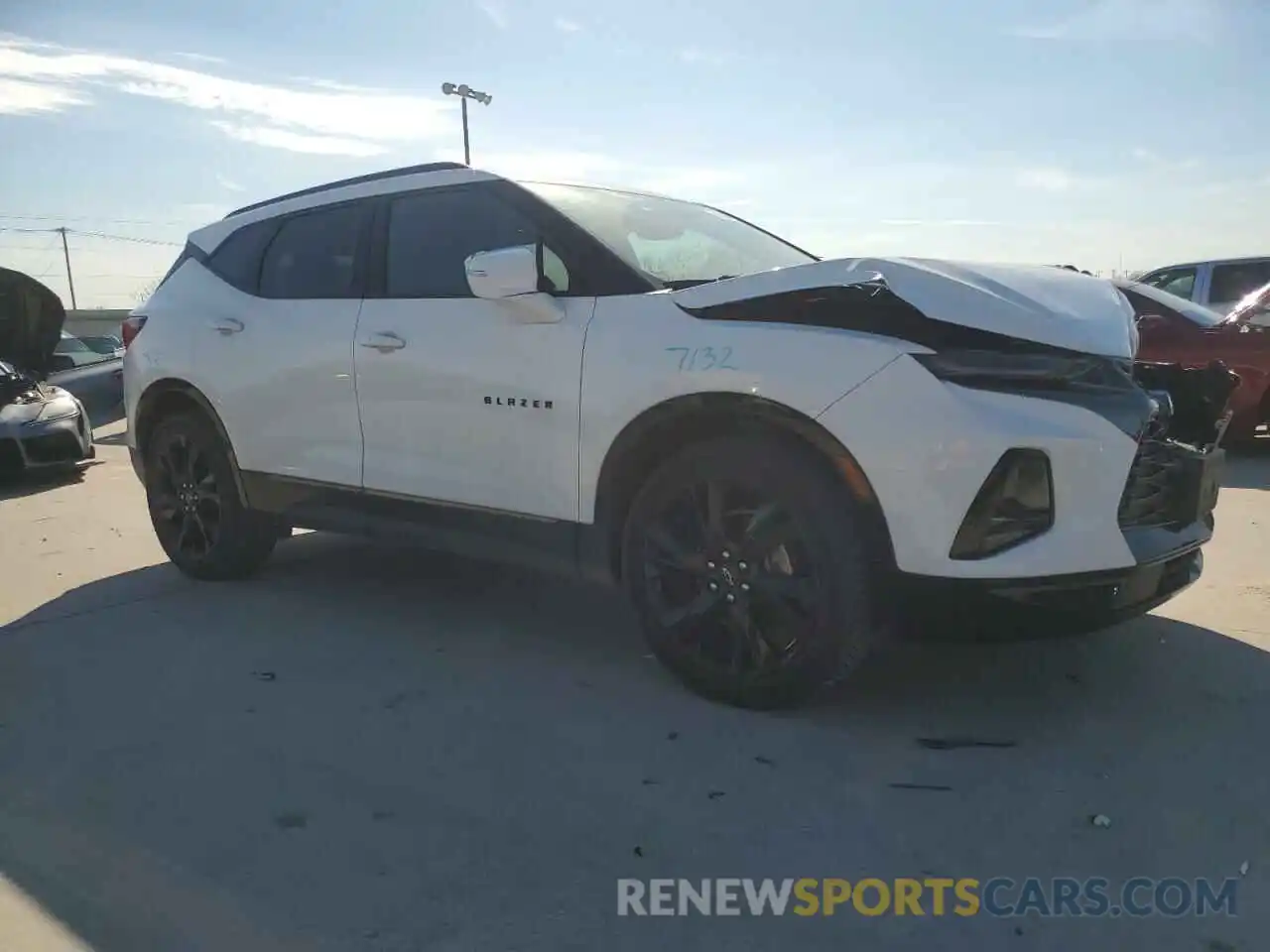 4 Photograph of a damaged car 3GNKBERS5KS701625 CHEVROLET BLAZER 2019