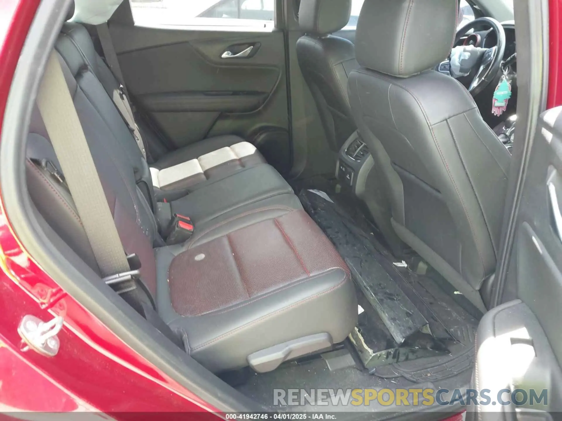 8 Photograph of a damaged car 3GNKBERS5KS703889 CHEVROLET BLAZER 2019