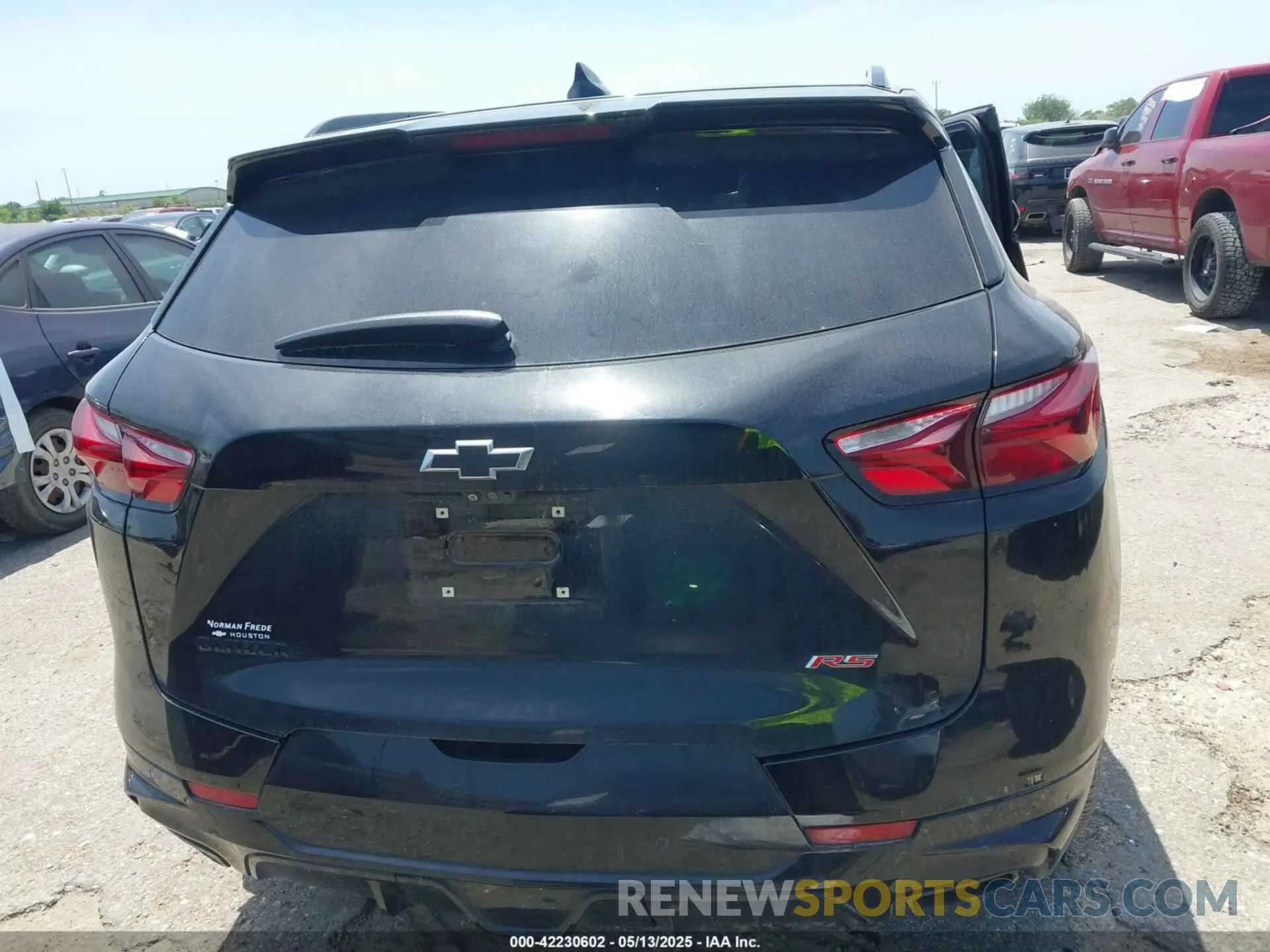 16 Photograph of a damaged car 3GNKBERS6KS663807 CHEVROLET BLAZER 2019