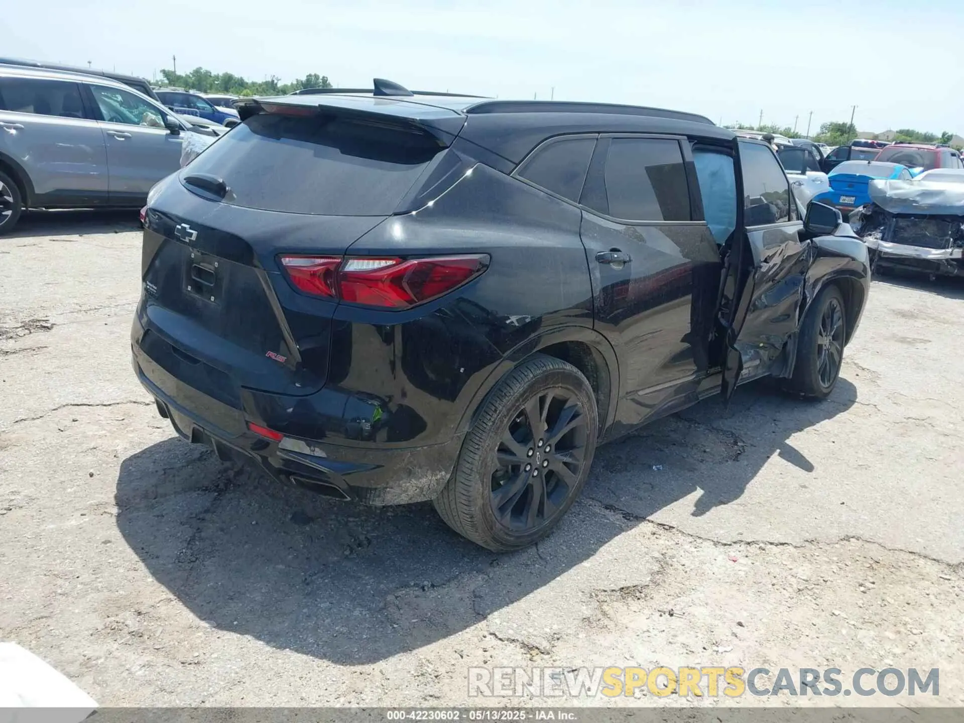 4 Photograph of a damaged car 3GNKBERS6KS663807 CHEVROLET BLAZER 2019