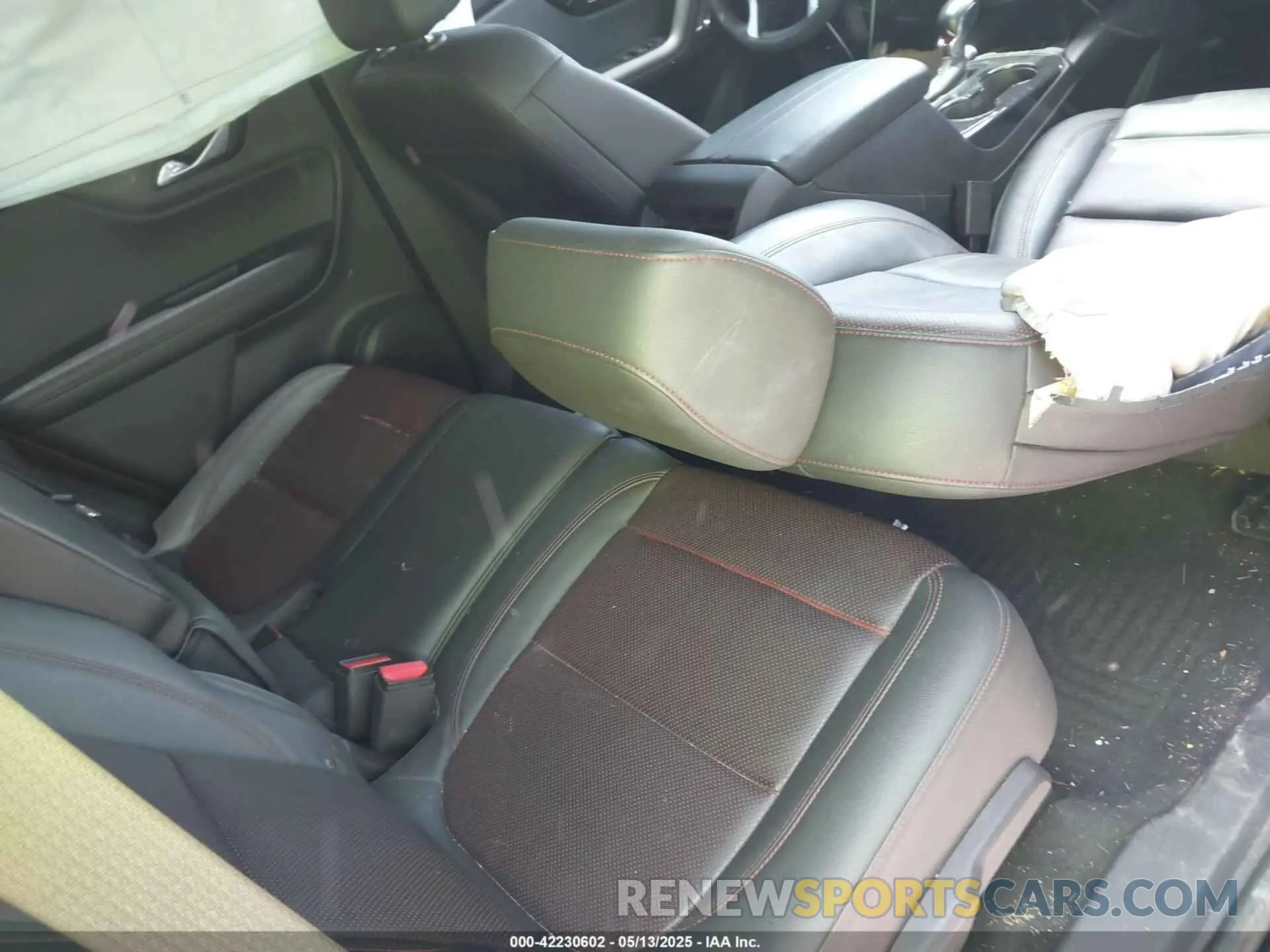 8 Photograph of a damaged car 3GNKBERS6KS663807 CHEVROLET BLAZER 2019