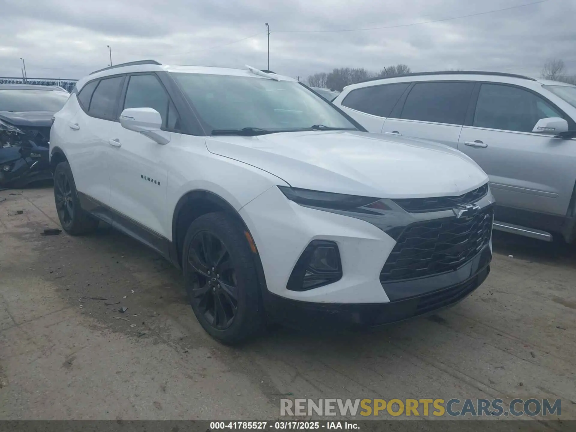 1 Photograph of a damaged car 3GNKBERS7KS686187 CHEVROLET BLAZER 2019