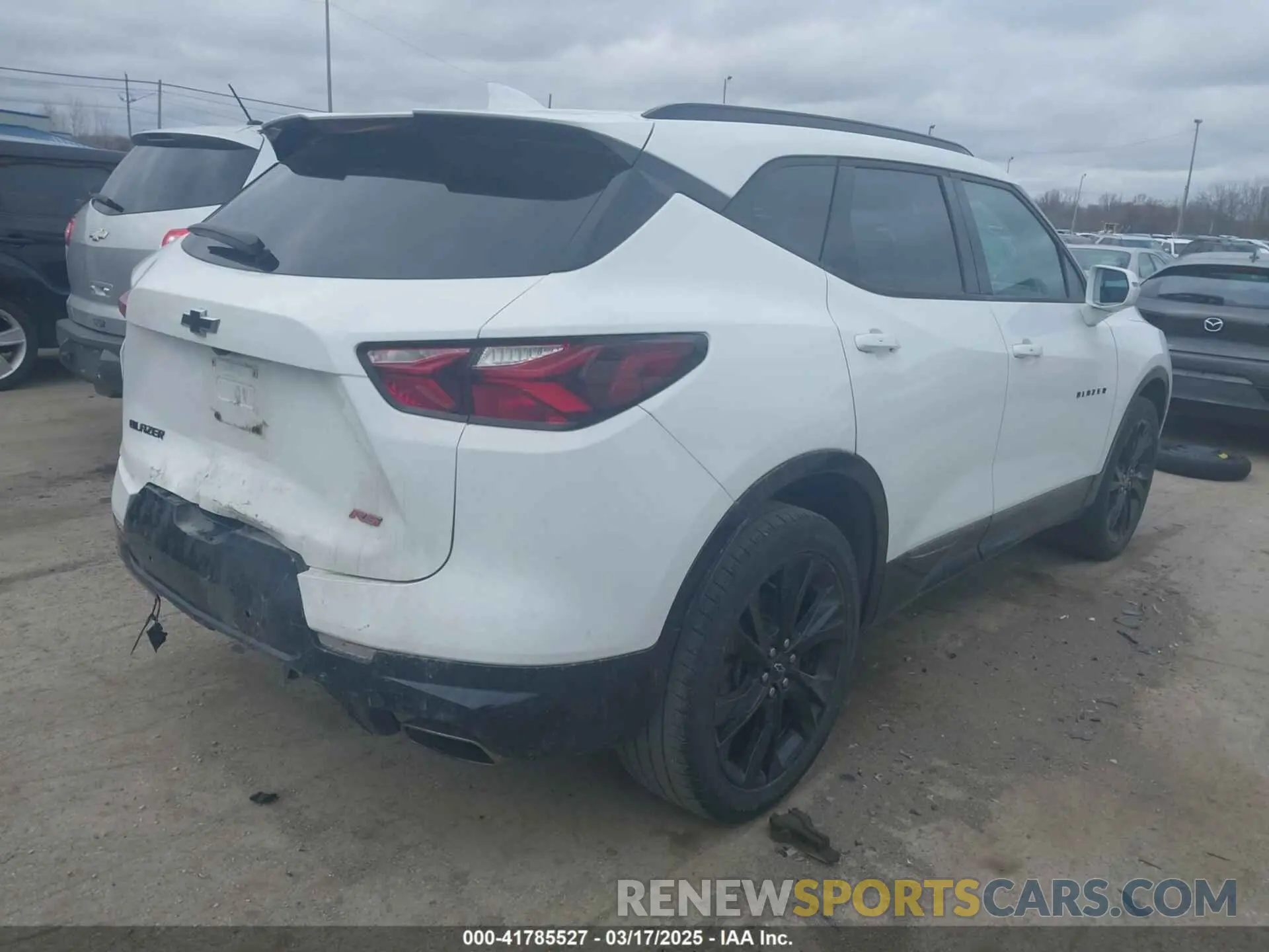4 Photograph of a damaged car 3GNKBERS7KS686187 CHEVROLET BLAZER 2019
