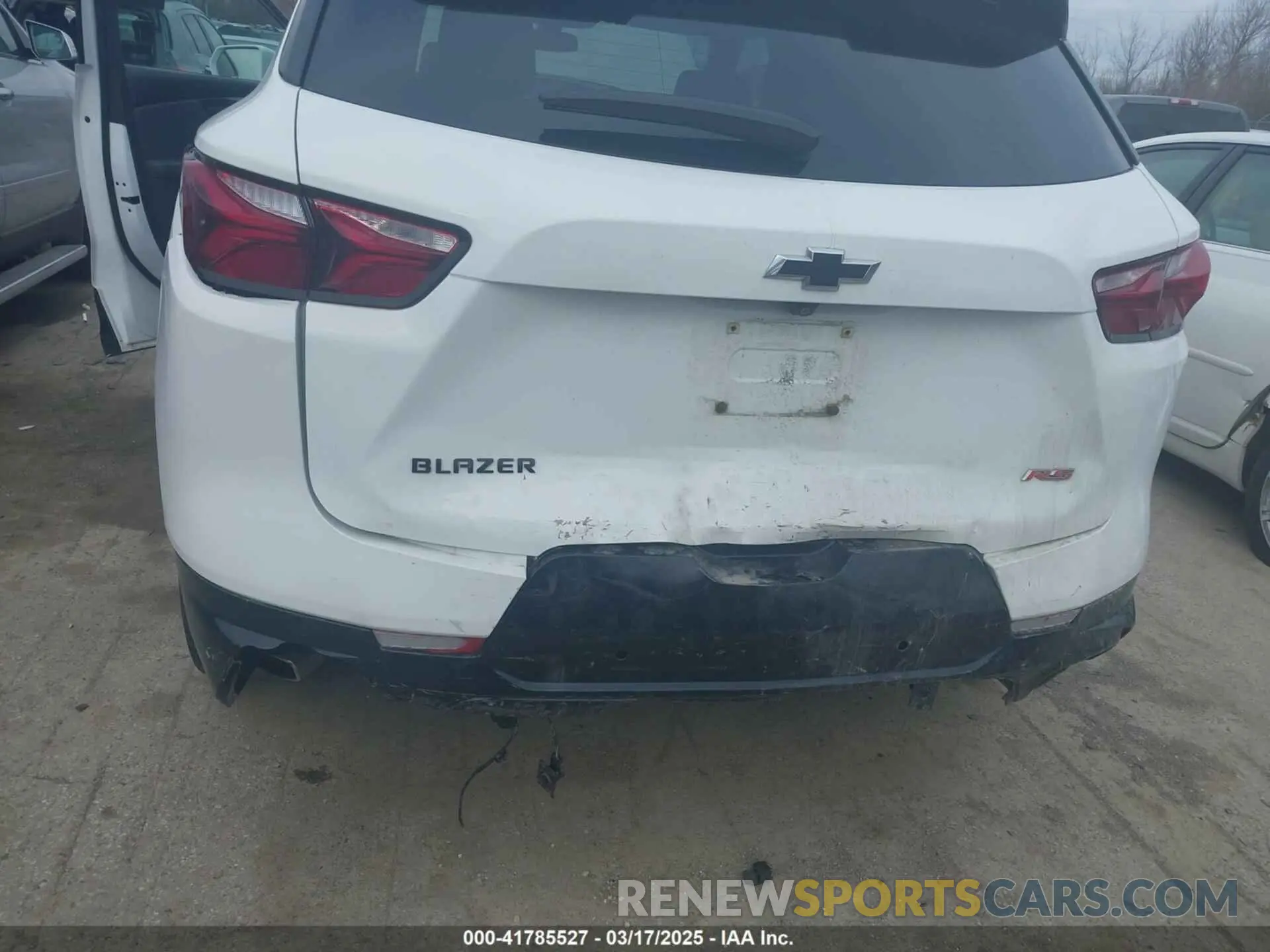 6 Photograph of a damaged car 3GNKBERS7KS686187 CHEVROLET BLAZER 2019