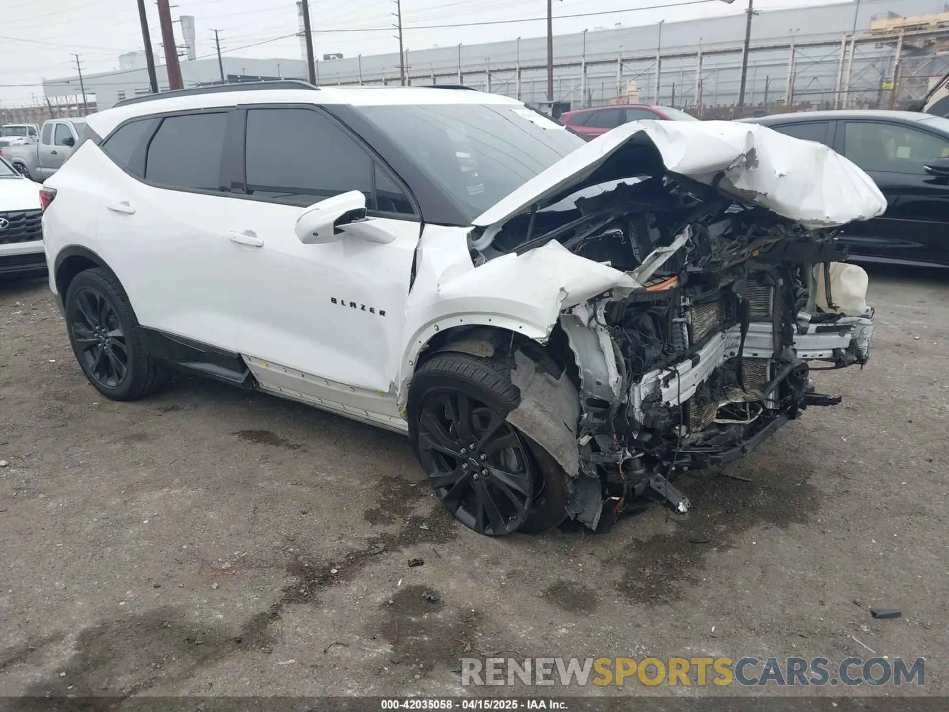 1 Photograph of a damaged car 3GNKBERS8KS647477 CHEVROLET BLAZER 2019