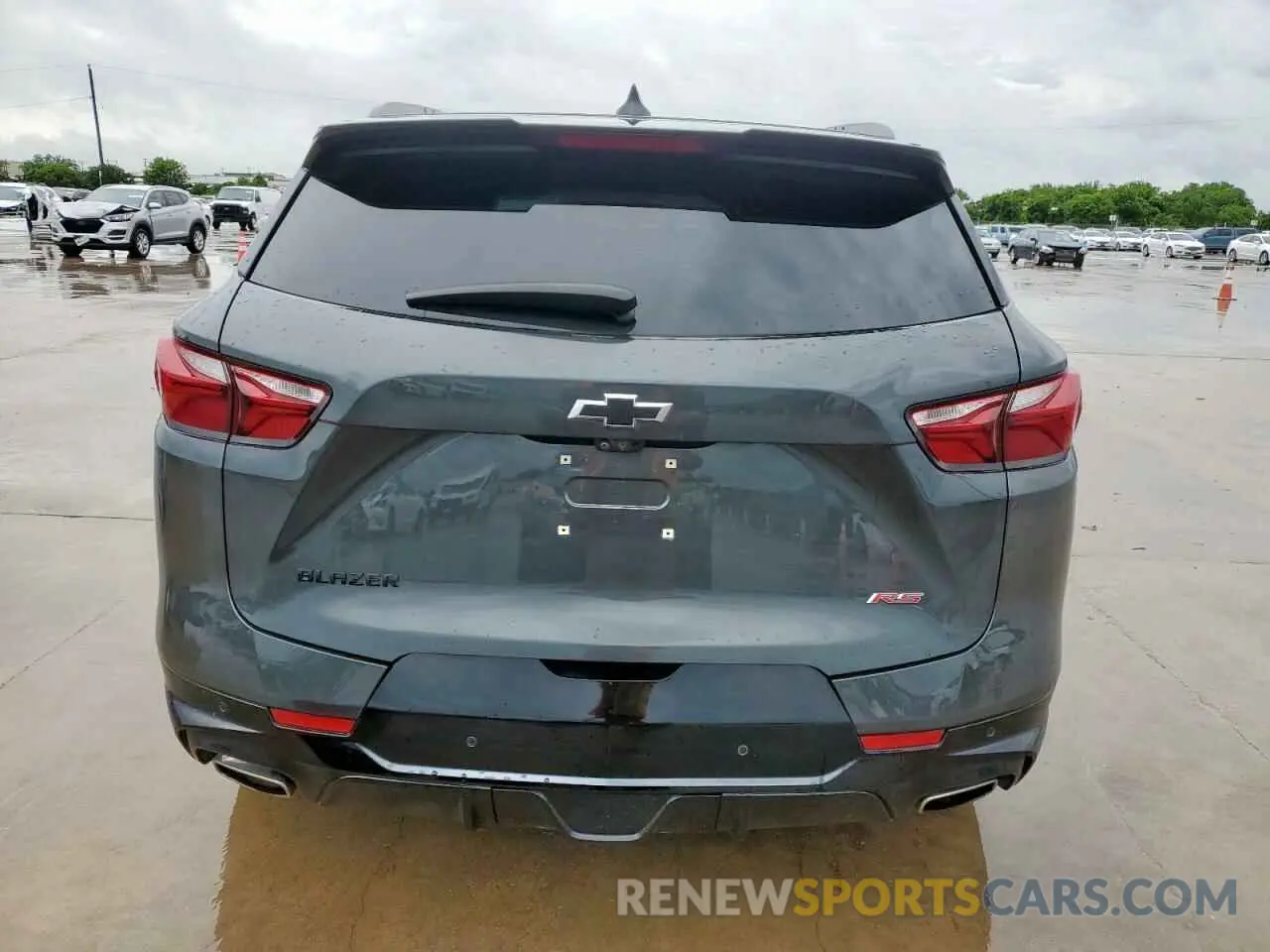 11 Photograph of a damaged car 3GNKBERS8KS652940 CHEVROLET BLAZER 2019