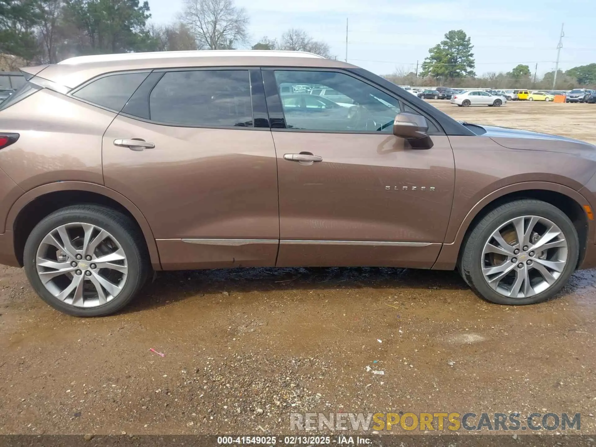 13 Photograph of a damaged car 3GNKBFRS3KS669764 CHEVROLET BLAZER 2019