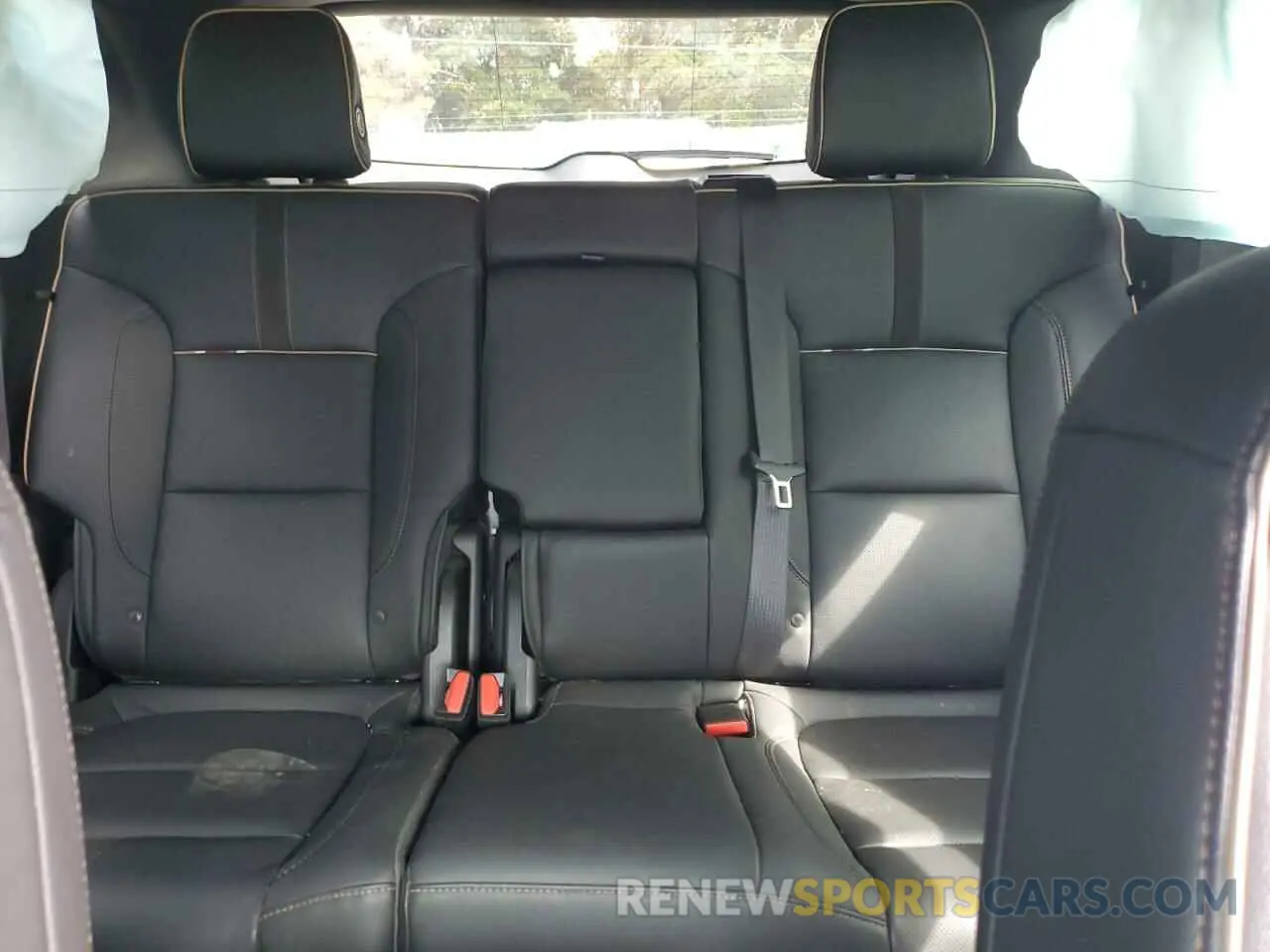 10 Photograph of a damaged car 3GNKBFRS4KS690347 CHEVROLET BLAZER 2019