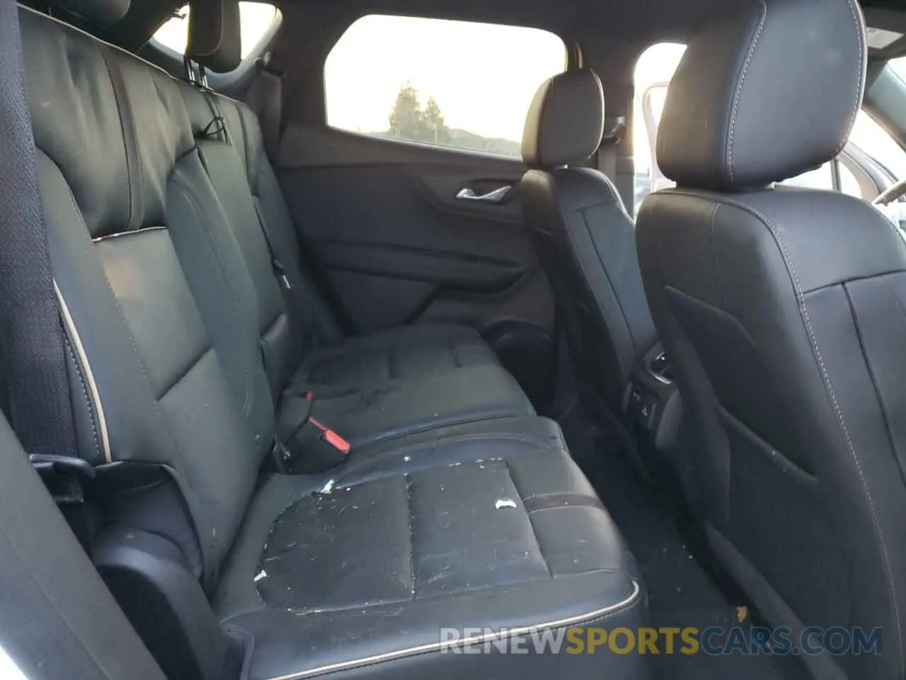 11 Photograph of a damaged car 3GNKBFRS9KS700290 CHEVROLET BLAZER 2019