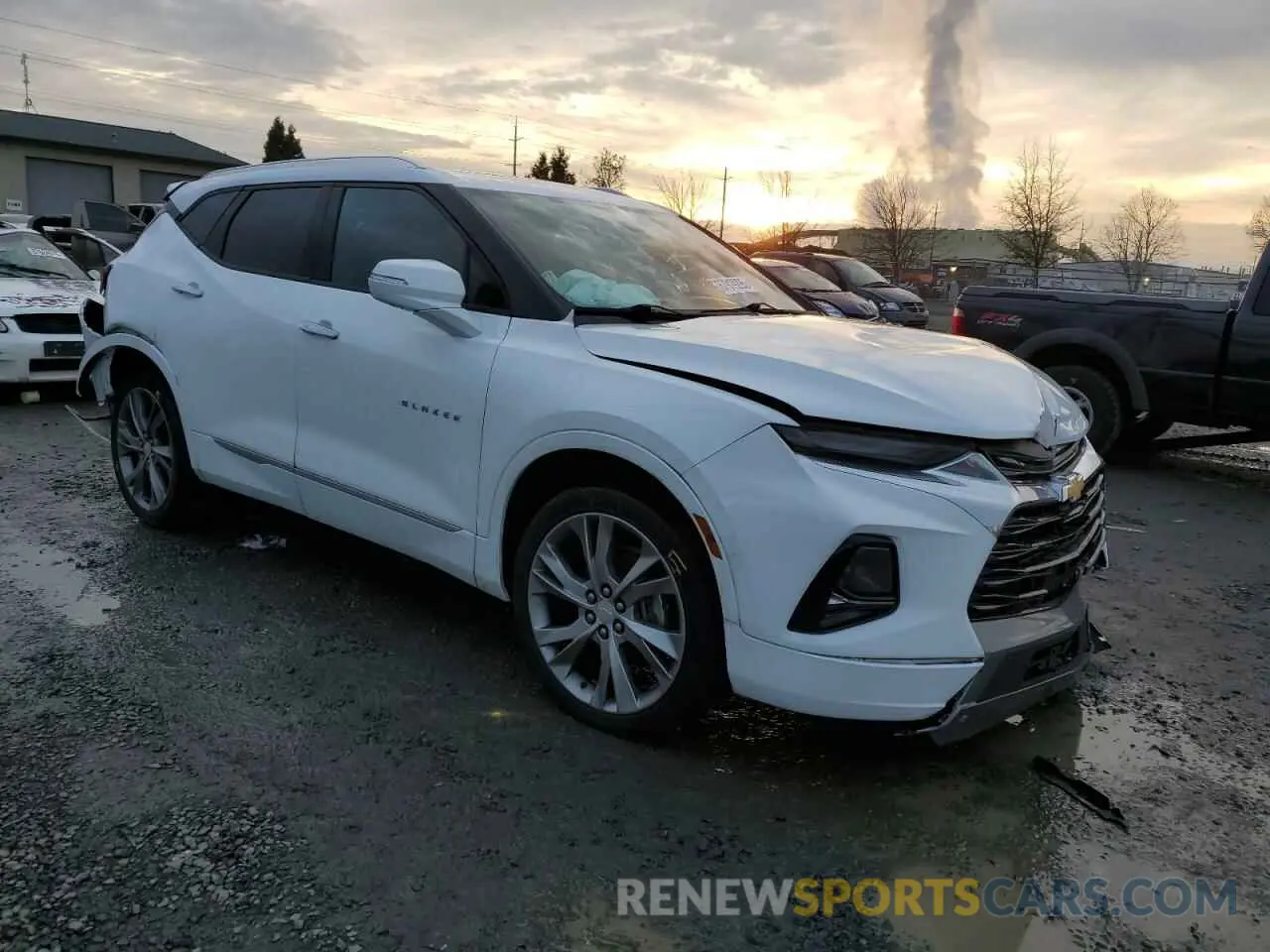 4 Photograph of a damaged car 3GNKBFRS9KS700290 CHEVROLET BLAZER 2019