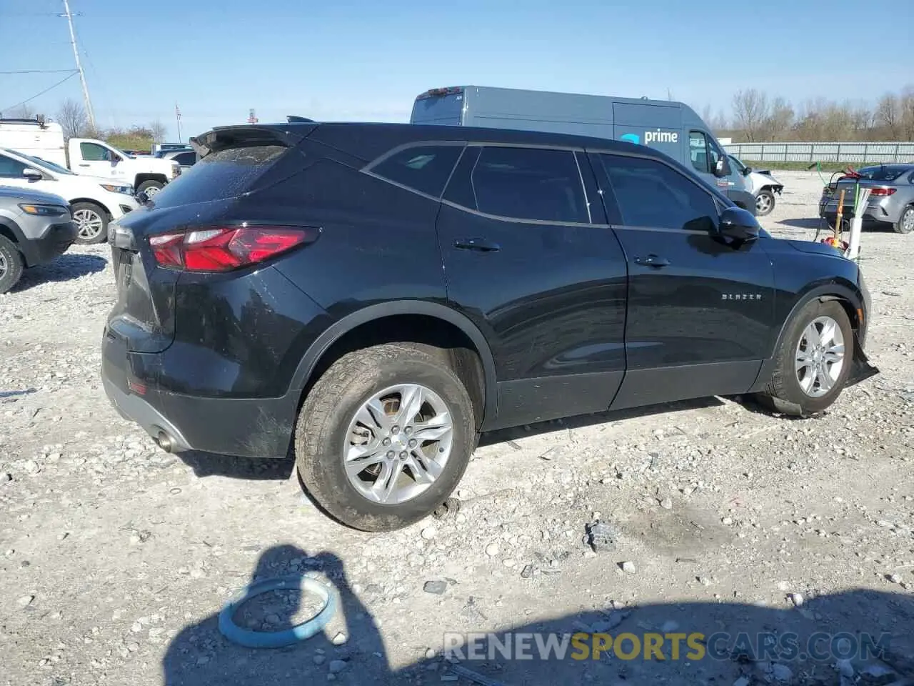 3 Photograph of a damaged car 3GNKBGRS2KS588082 CHEVROLET BLAZER 2019