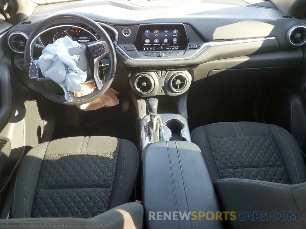 8 Photograph of a damaged car 3GNKBGRS2KS588082 CHEVROLET BLAZER 2019