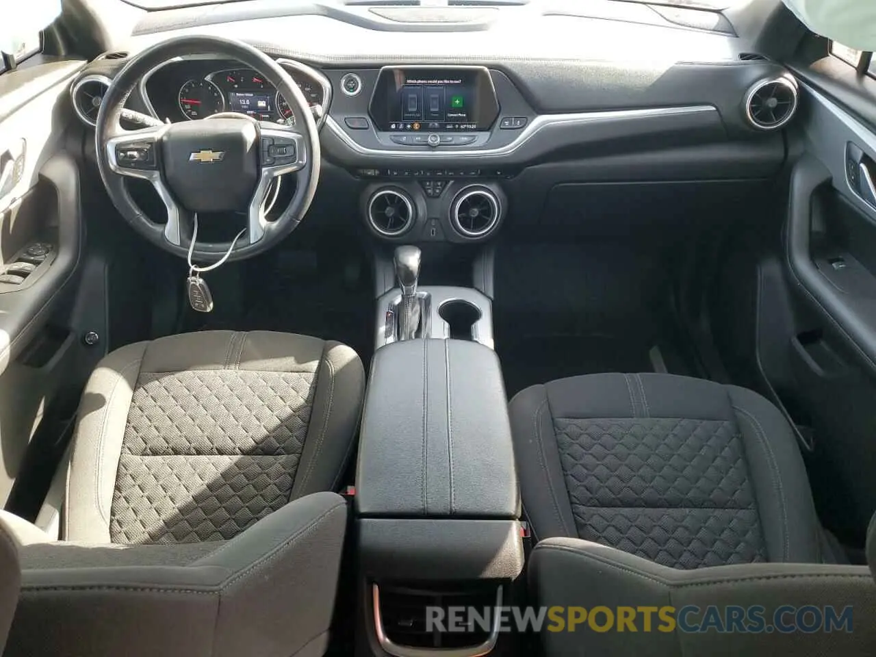 8 Photograph of a damaged car 3GNKBGRS2KS612333 CHEVROLET BLAZER 2019