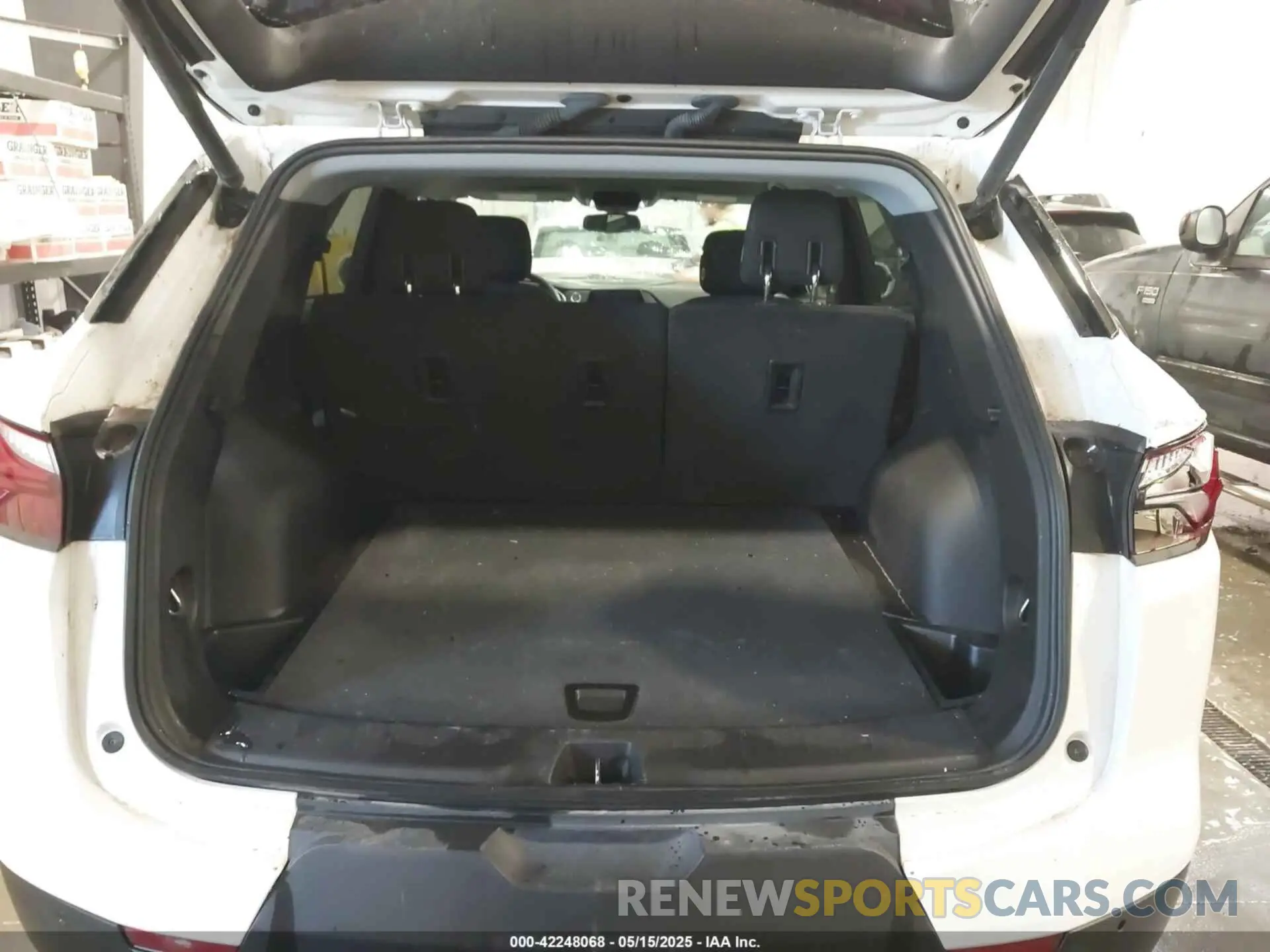 17 Photograph of a damaged car 3GNKBGRS2KS694189 CHEVROLET BLAZER 2019