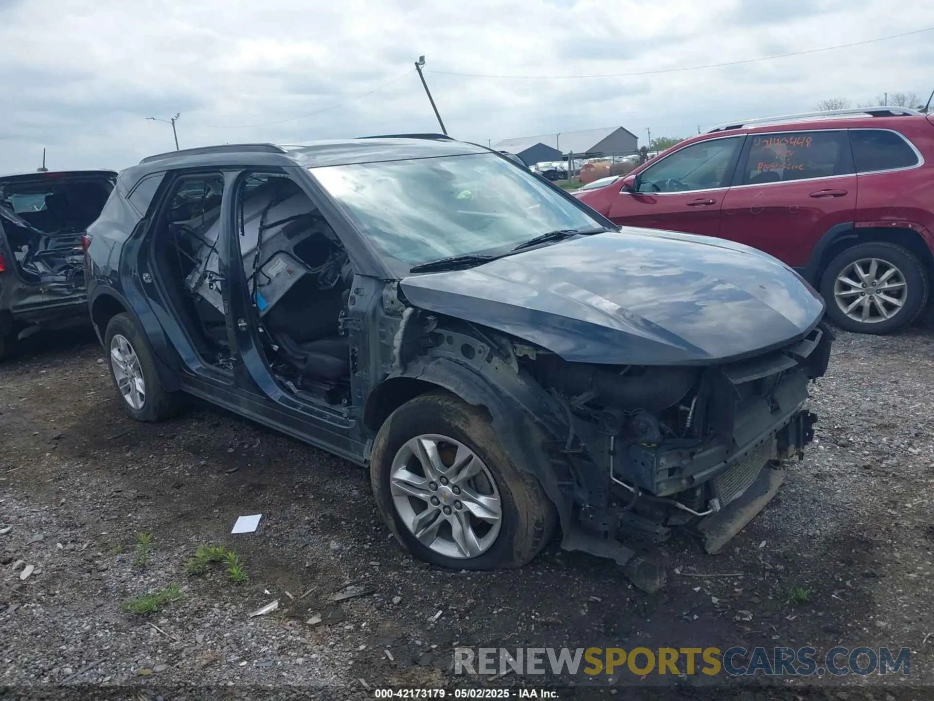 1 Photograph of a damaged car 3GNKBGRS5KS636688 CHEVROLET BLAZER 2019