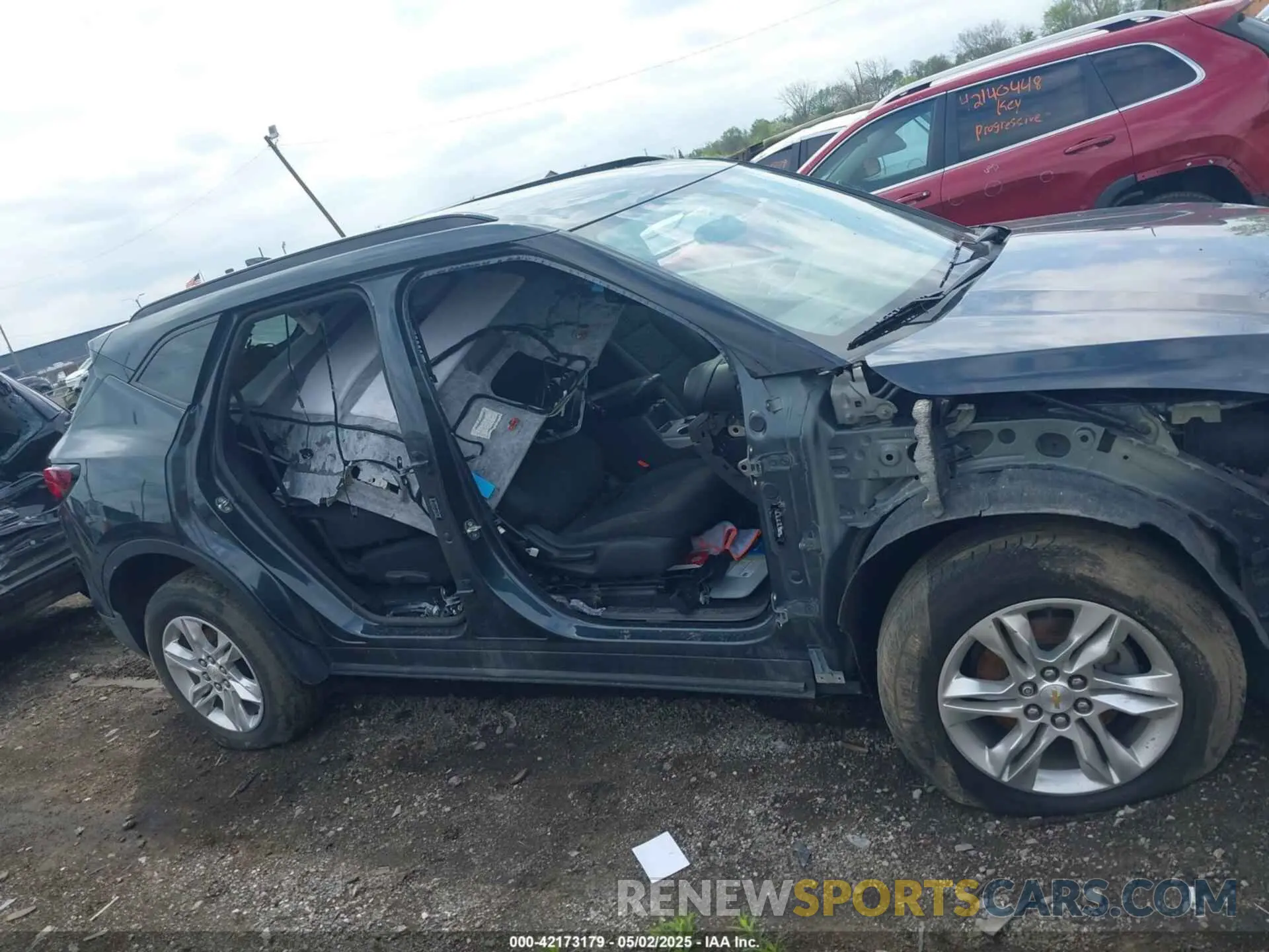 12 Photograph of a damaged car 3GNKBGRS5KS636688 CHEVROLET BLAZER 2019